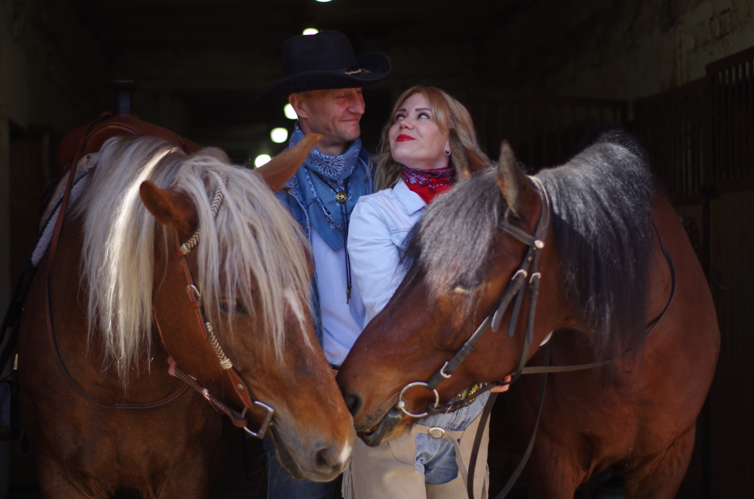Костюмерная. Фотограф Марина Доглядная Челябинск фотосессии с лошадьми, мотоциклами
