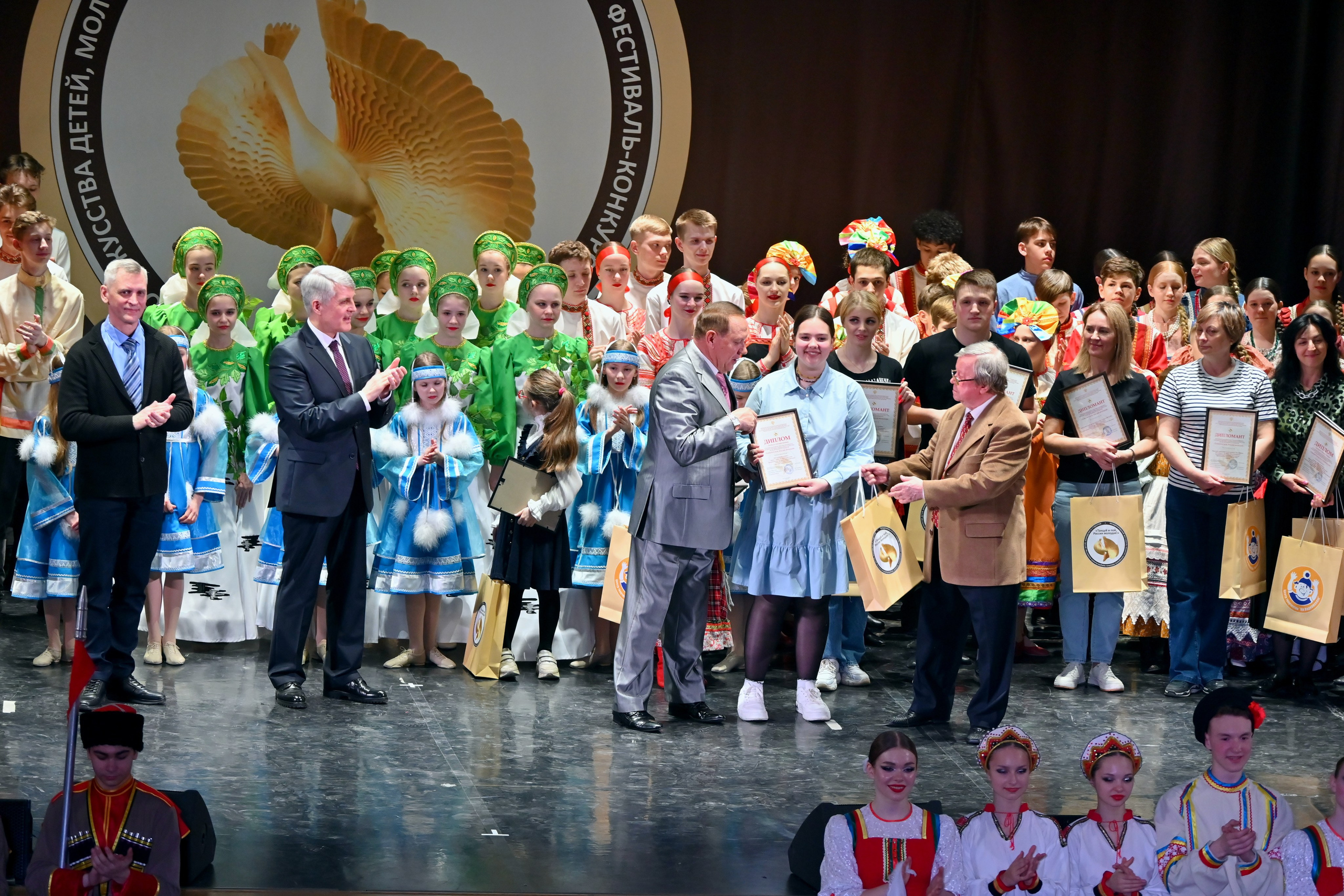 Гала-концерт. Танцуй и пой, Россия Молодая! 22.04.2024. Профессиональный фотограф в Москве Алёна Котова