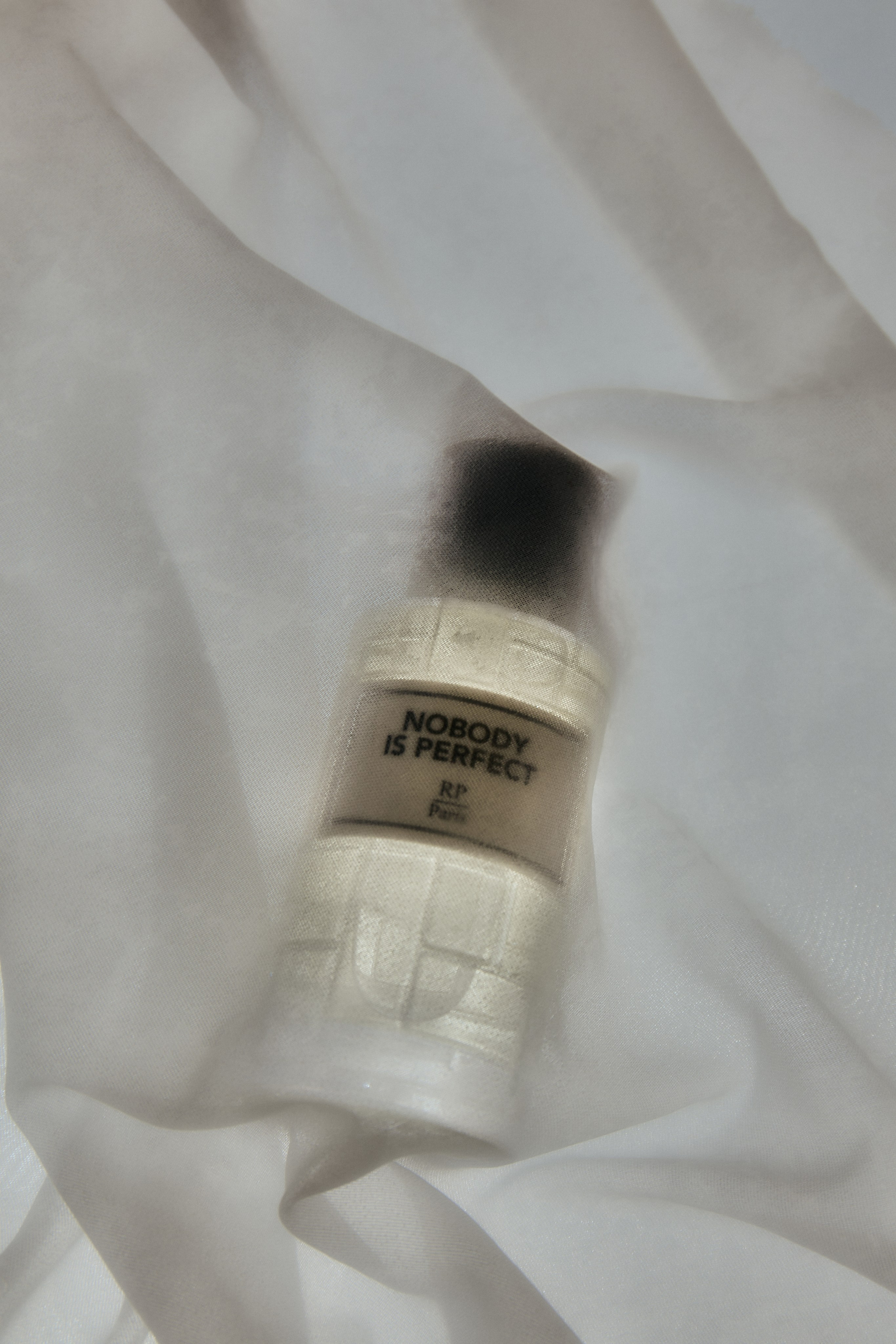 Реклама съемка парфюма. Fashion-фотограф Екатерина Врублевская Москва. Профессиональная съёмка для брендов, женщин и мужчин не моделей