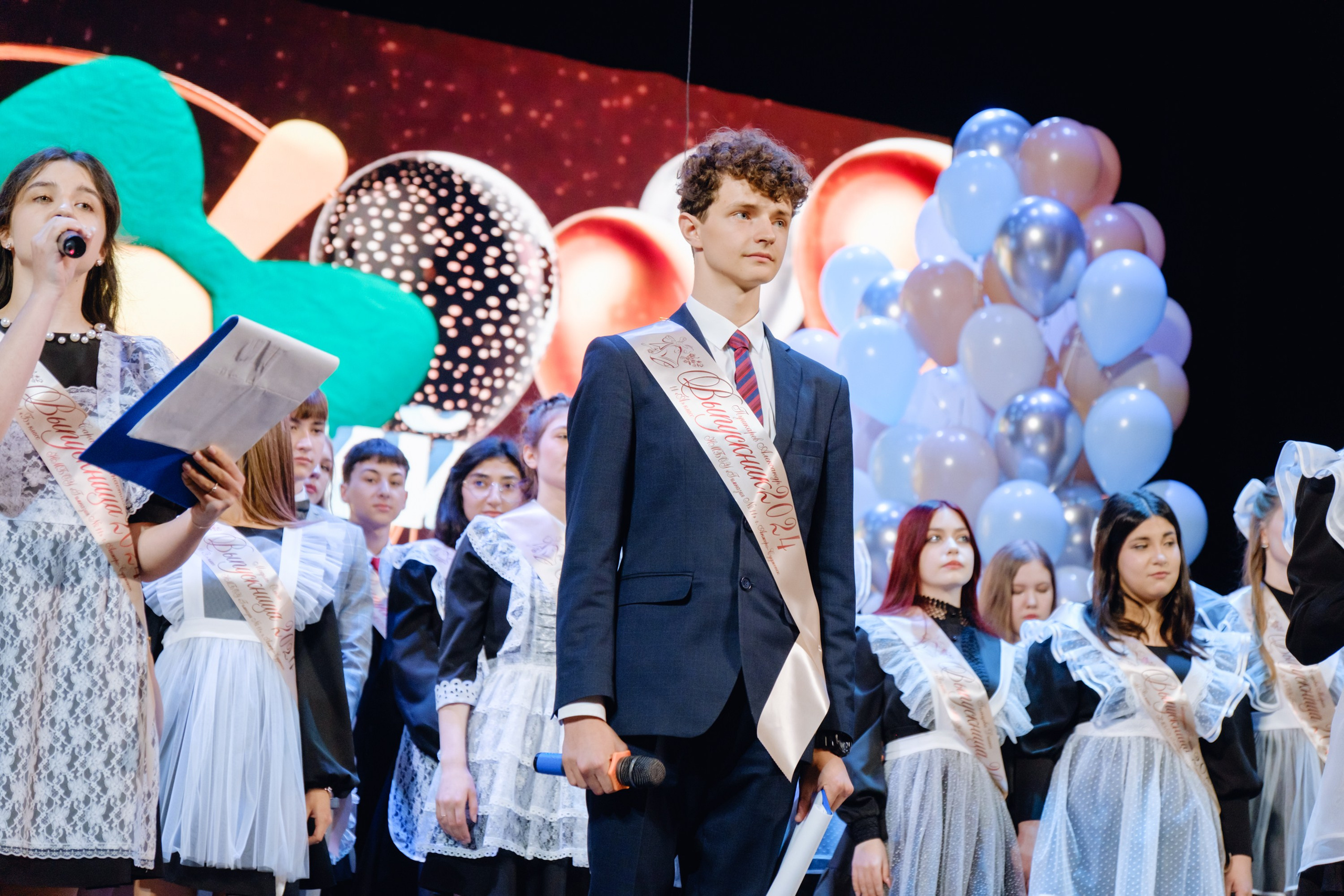 Последний звонок 11 класс. Фотограф Софья Володкина