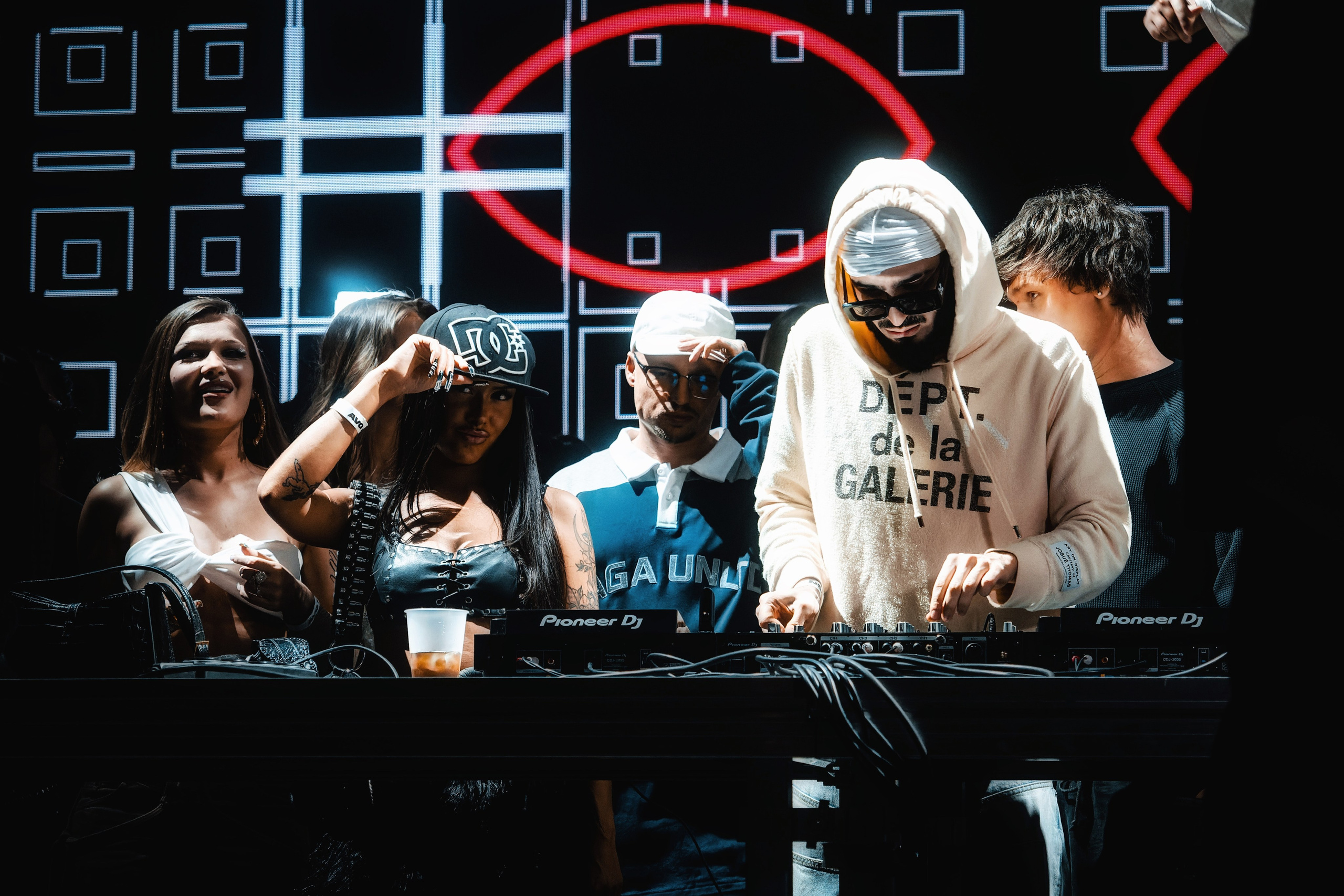 AVG x Desiigner в Tau 21.02.2025. Репортажный фотограф и видеограф в Москве