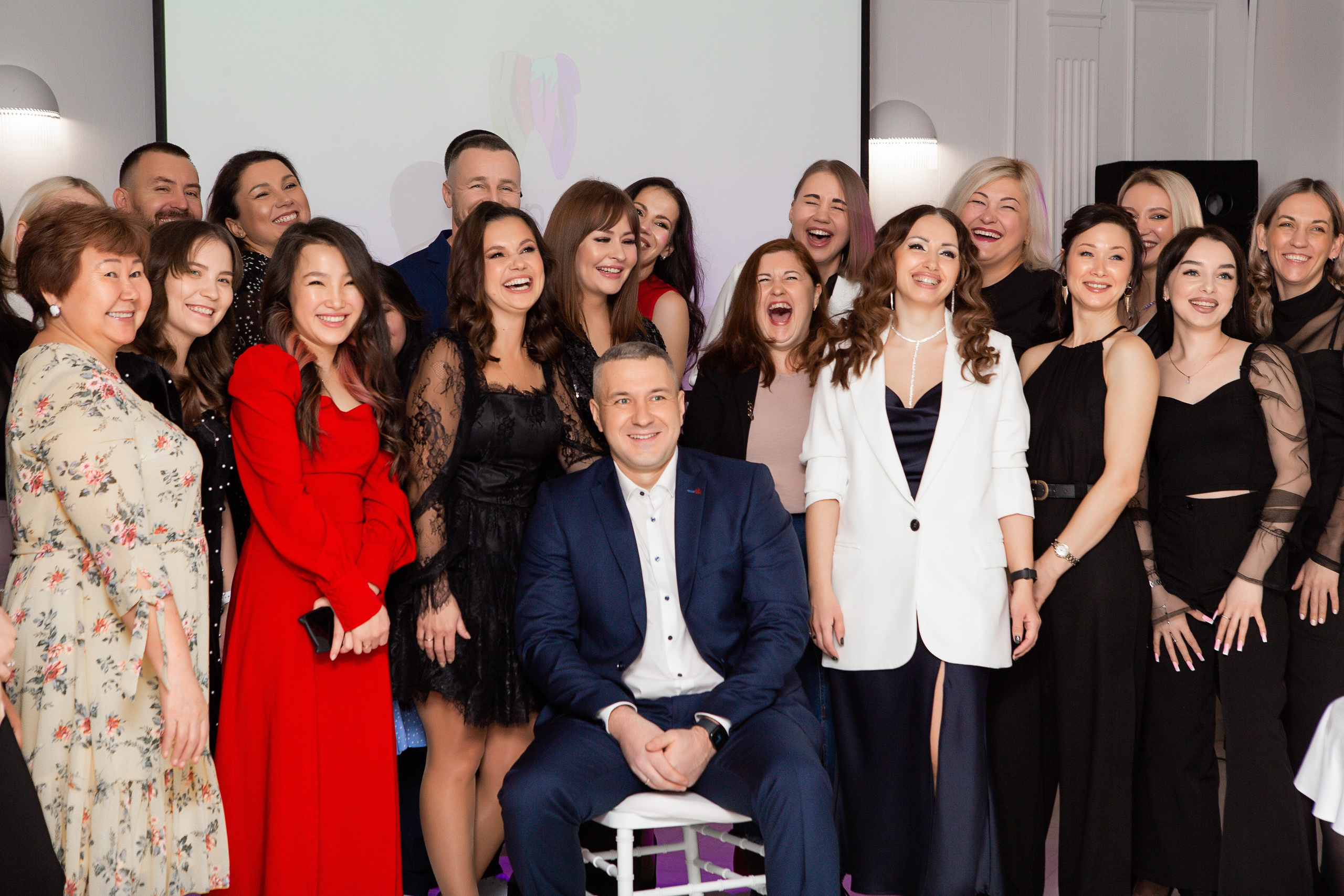 Юбилей стоматологии. Контент фотограф, съемка для маркетплейсов, фуд съемка и репортажи в Новосибирске Ралия Галеева