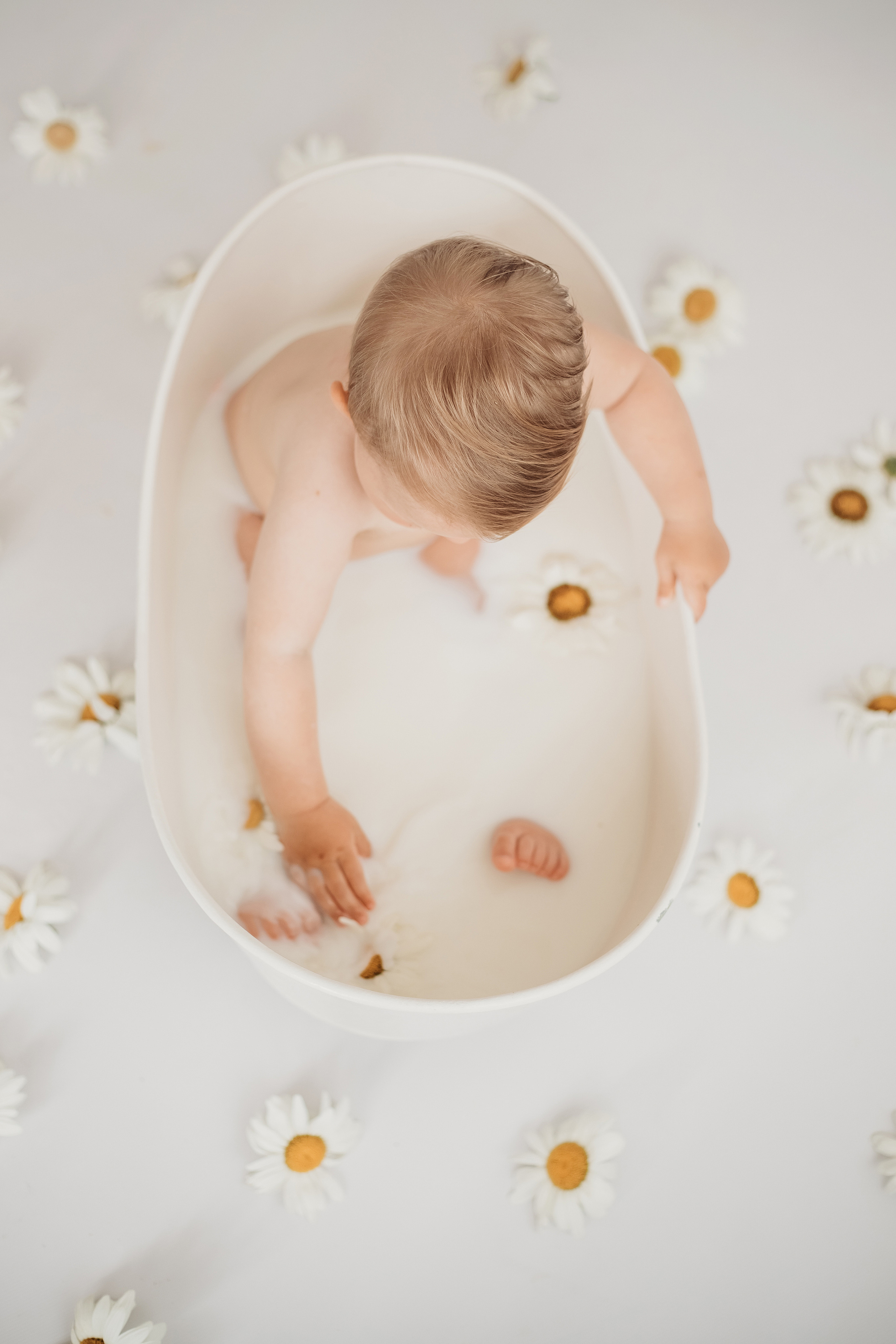 Ванная с ромашками. Семейный и детский фотограф Минск, Беларусь