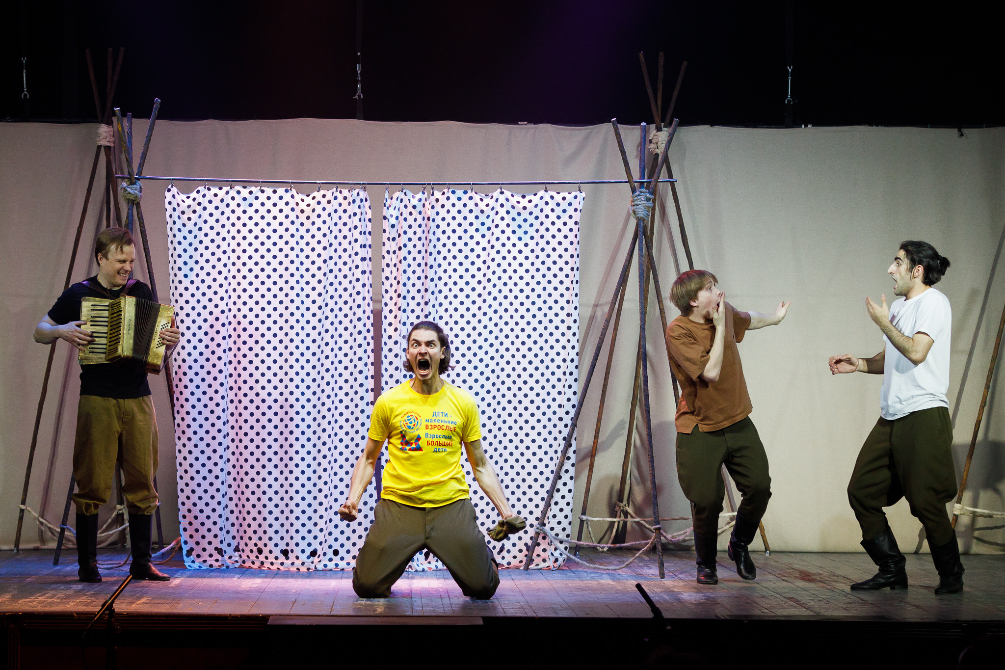 «Неизвестный солдат». Автор инсценировки и режиссер: Рамазан Шахбанов. Репетиция