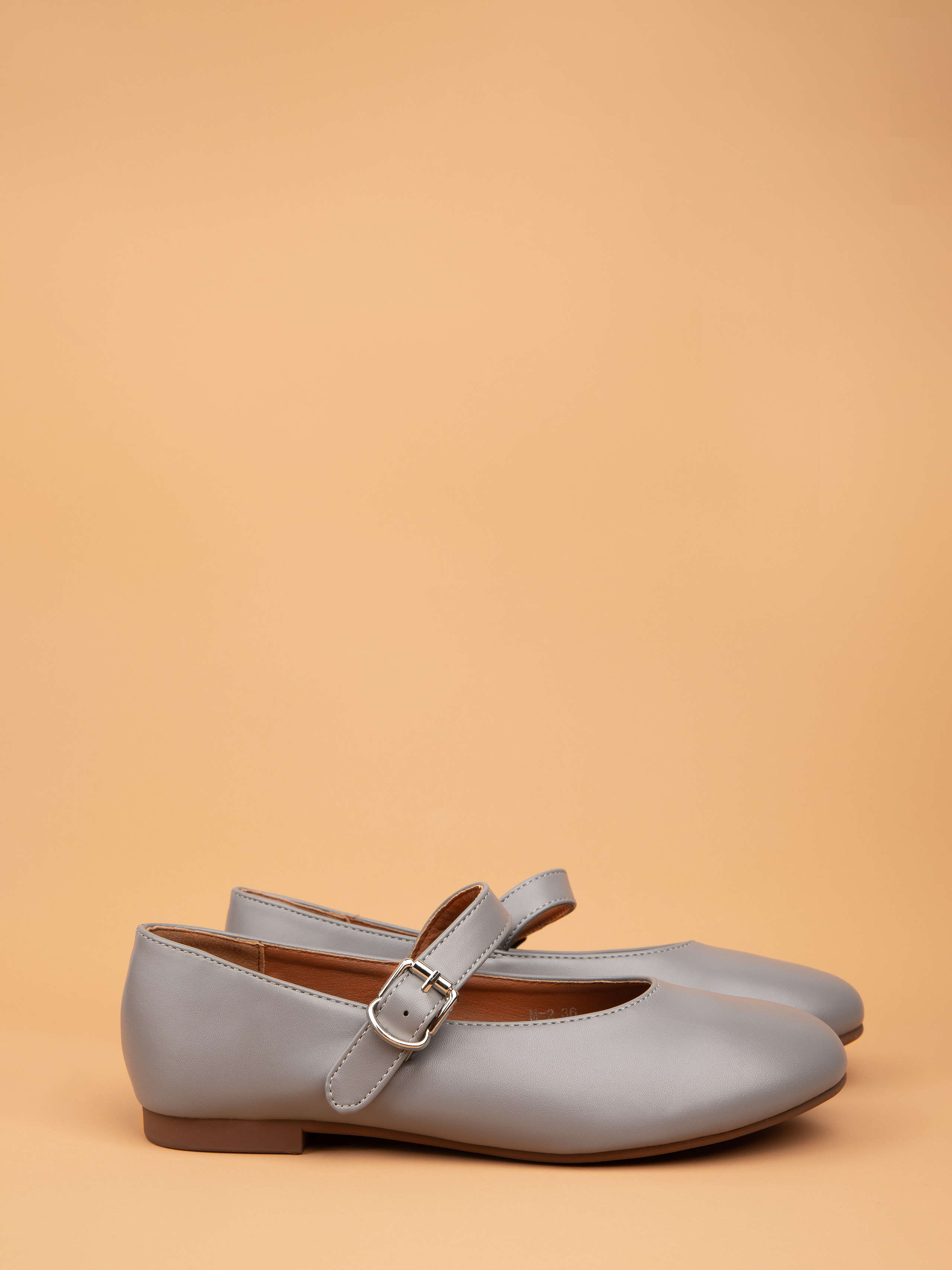 Туфли женские. Фотостудия предметной и модельной съёмки для маркетплейсов