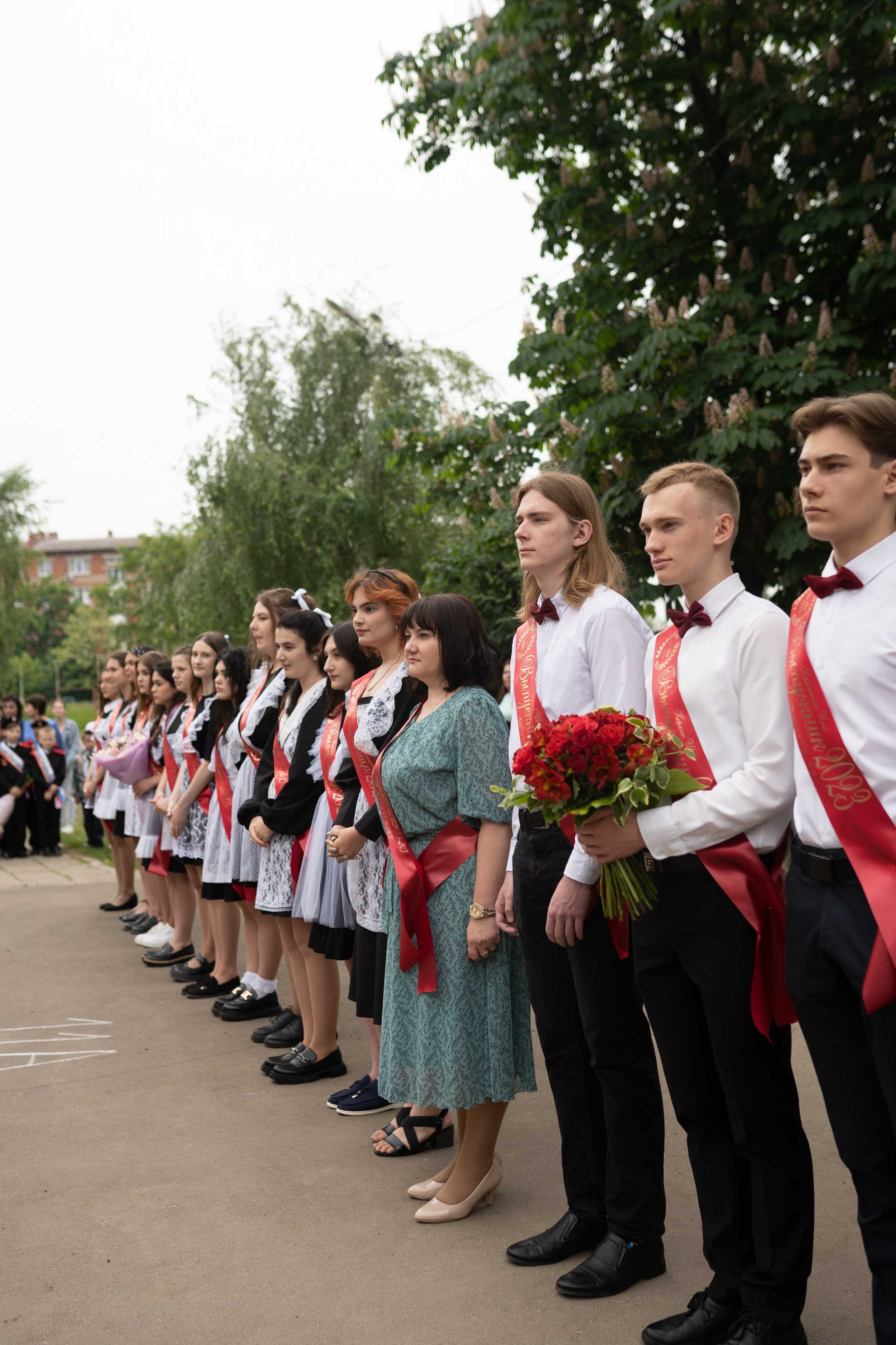 Последний звонок (СШ 77). Выпускные альбомы «Поколение» в городе Краснодар