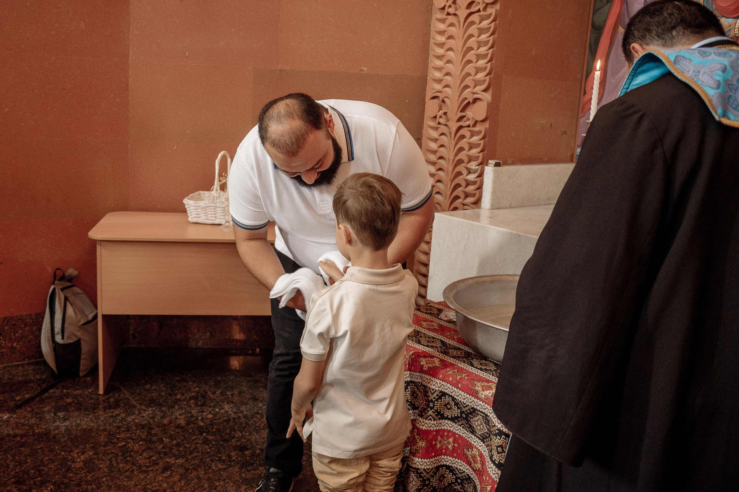 Крещение в армянском храме. Фотограф Мария Стрелкова