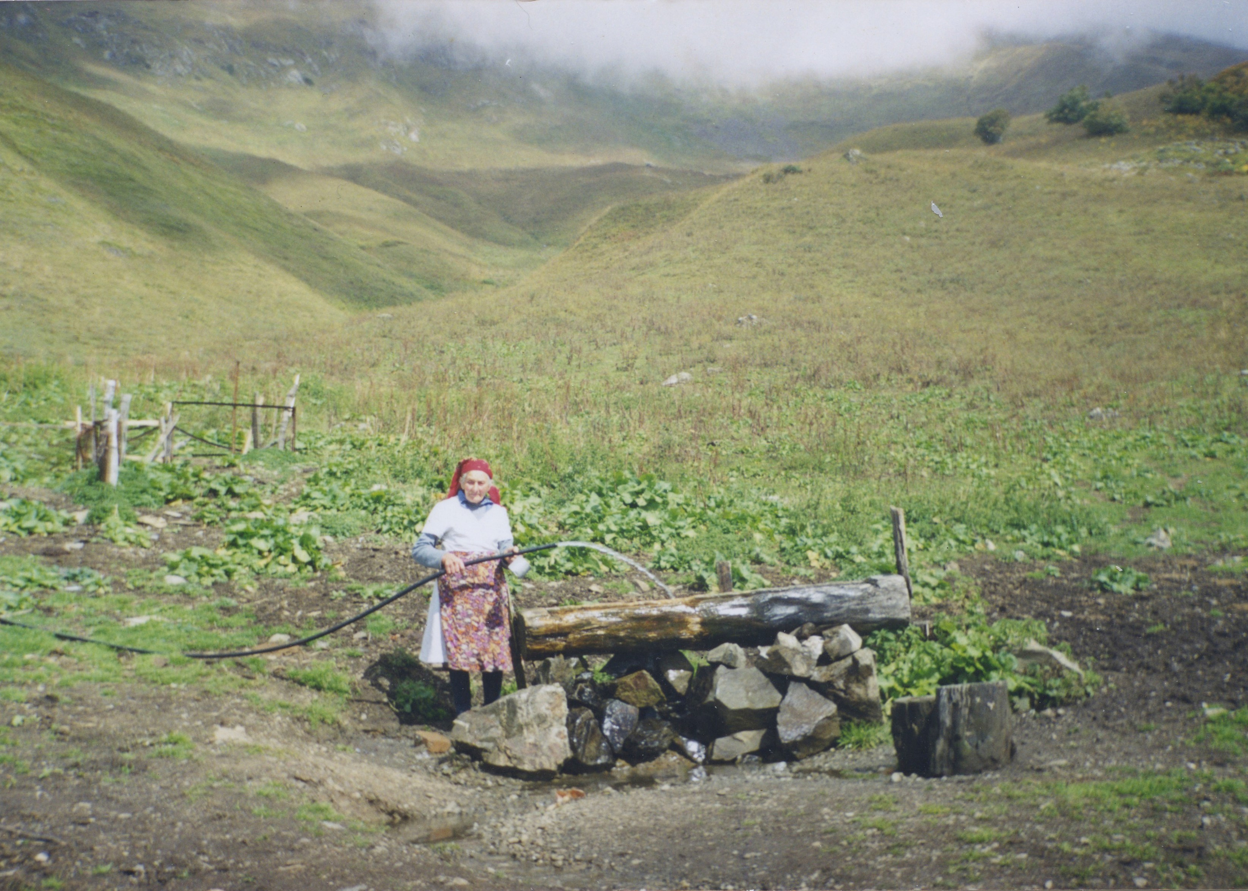 Асмик Кегеян (Игнатосян), 1997(?). Архив Анаиды Кегеян.  