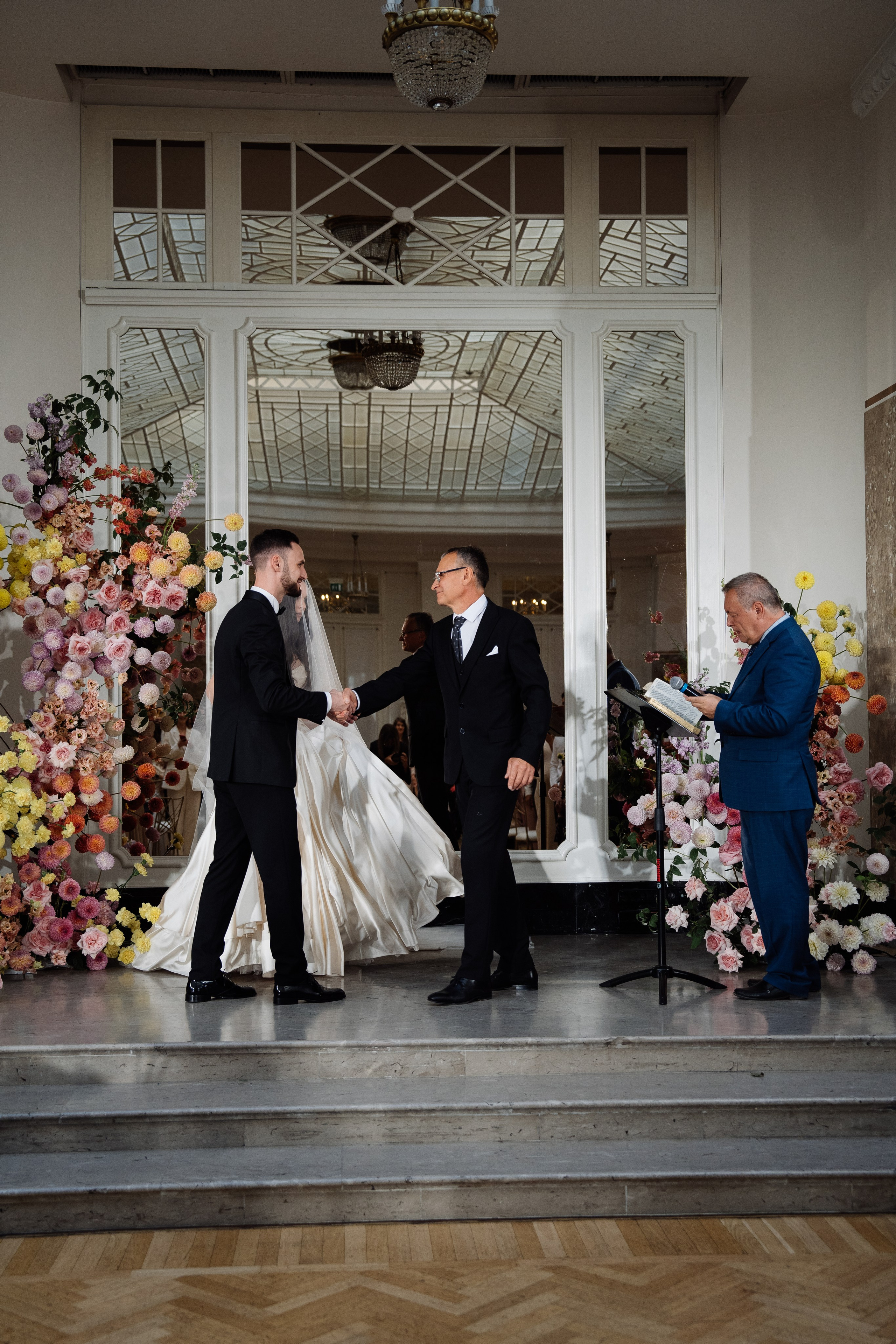 Свадьба в астории. Свадебный фотограф организатор в Санкт-Петербурге Ассоль Опарина