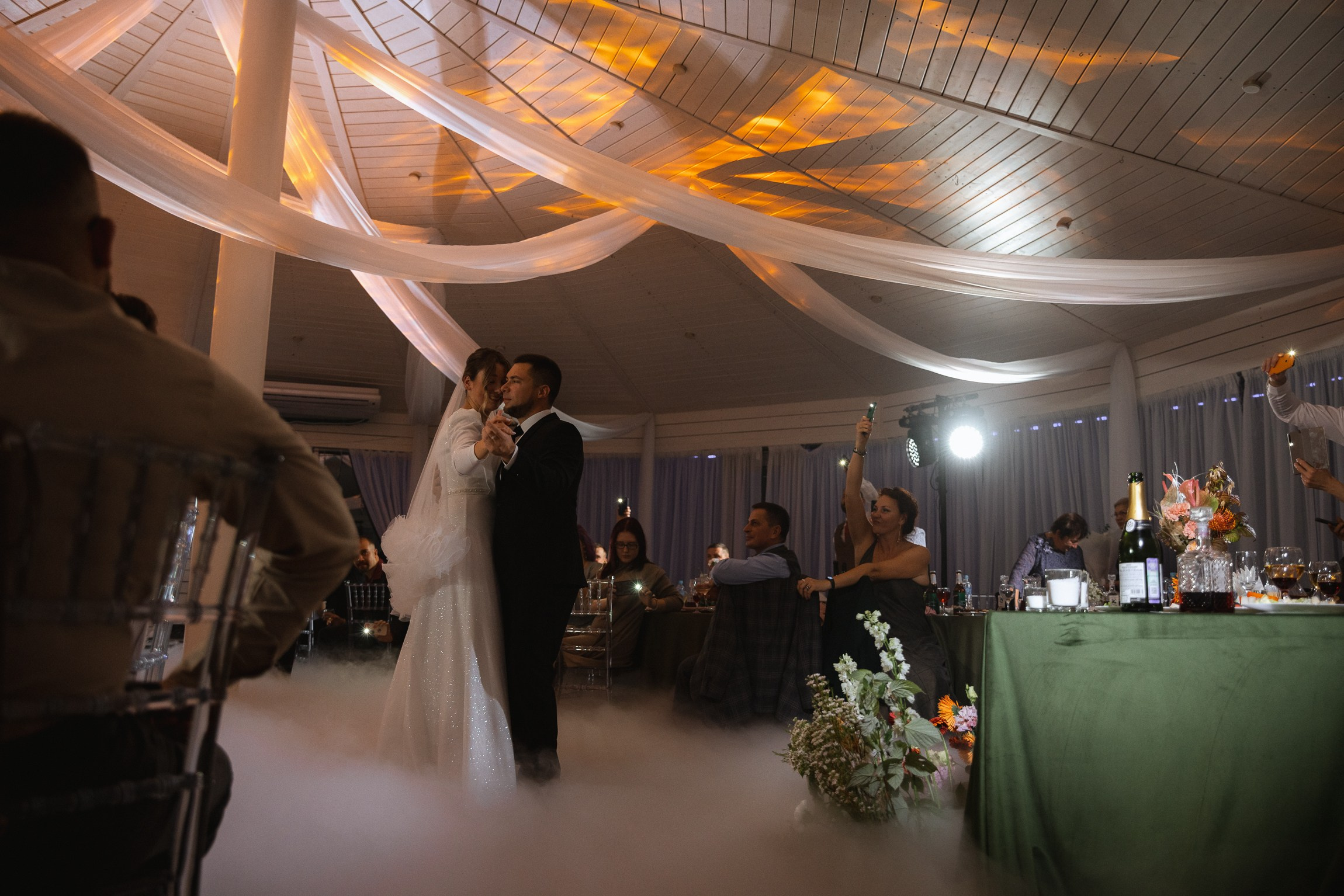 Two people swiped right. Свадебный фотограф Ярославль, Рыбинск