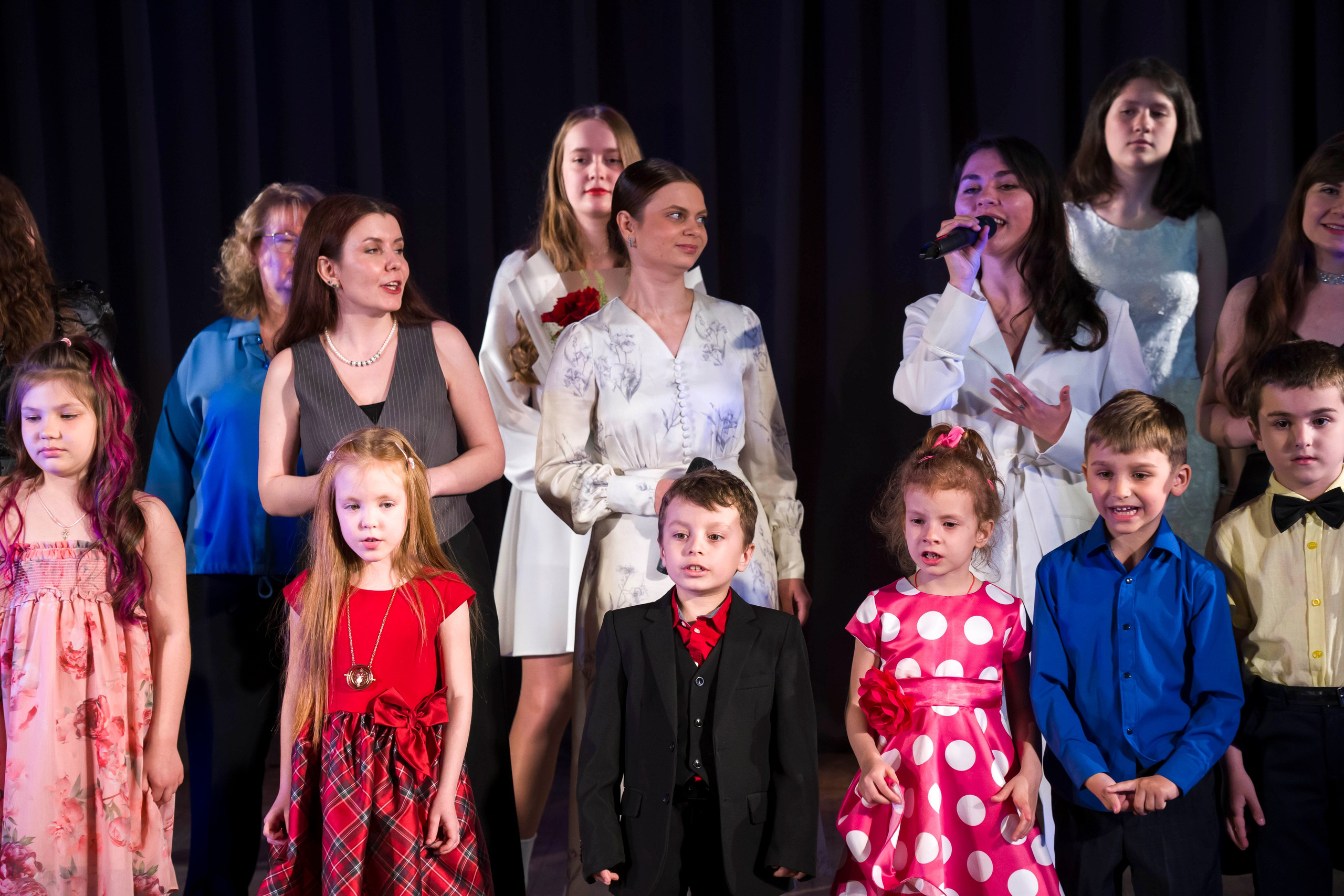 Концерт вокальной студии. Фотограф в Санкт-Петербурге. Репортажная и все съёмки для бизнеса