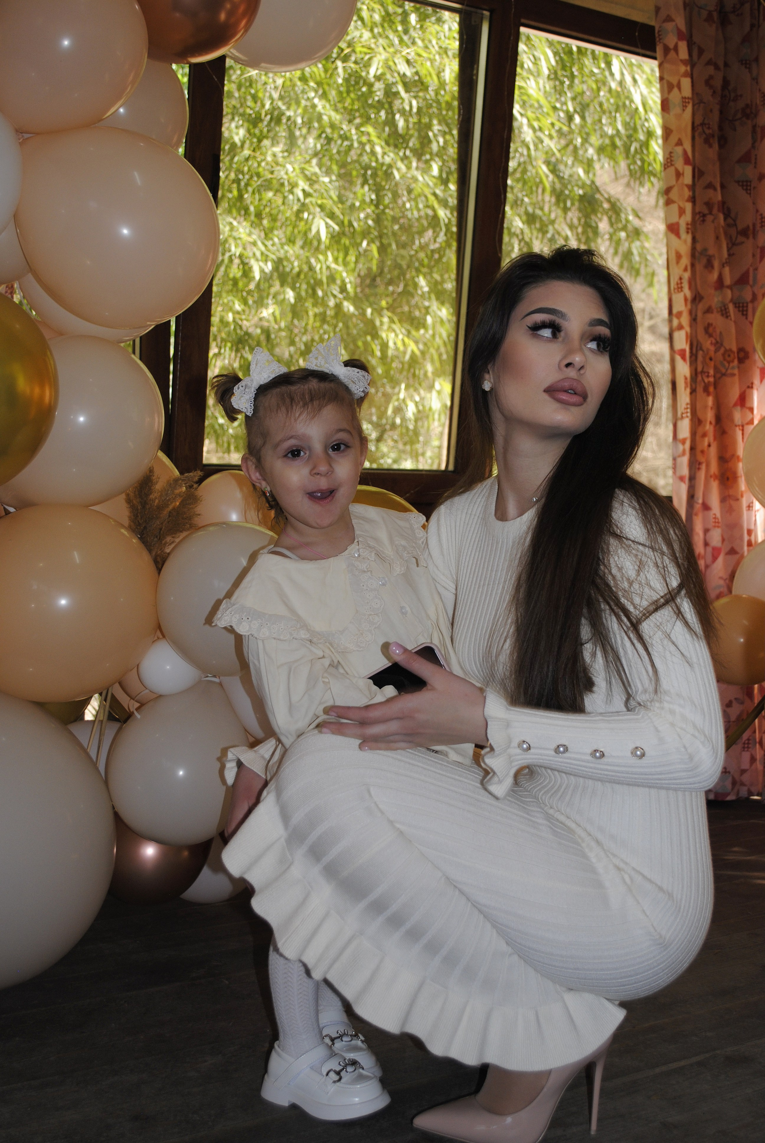 Настя Сьемка в кафе. Фотограф Мария Мусаелян