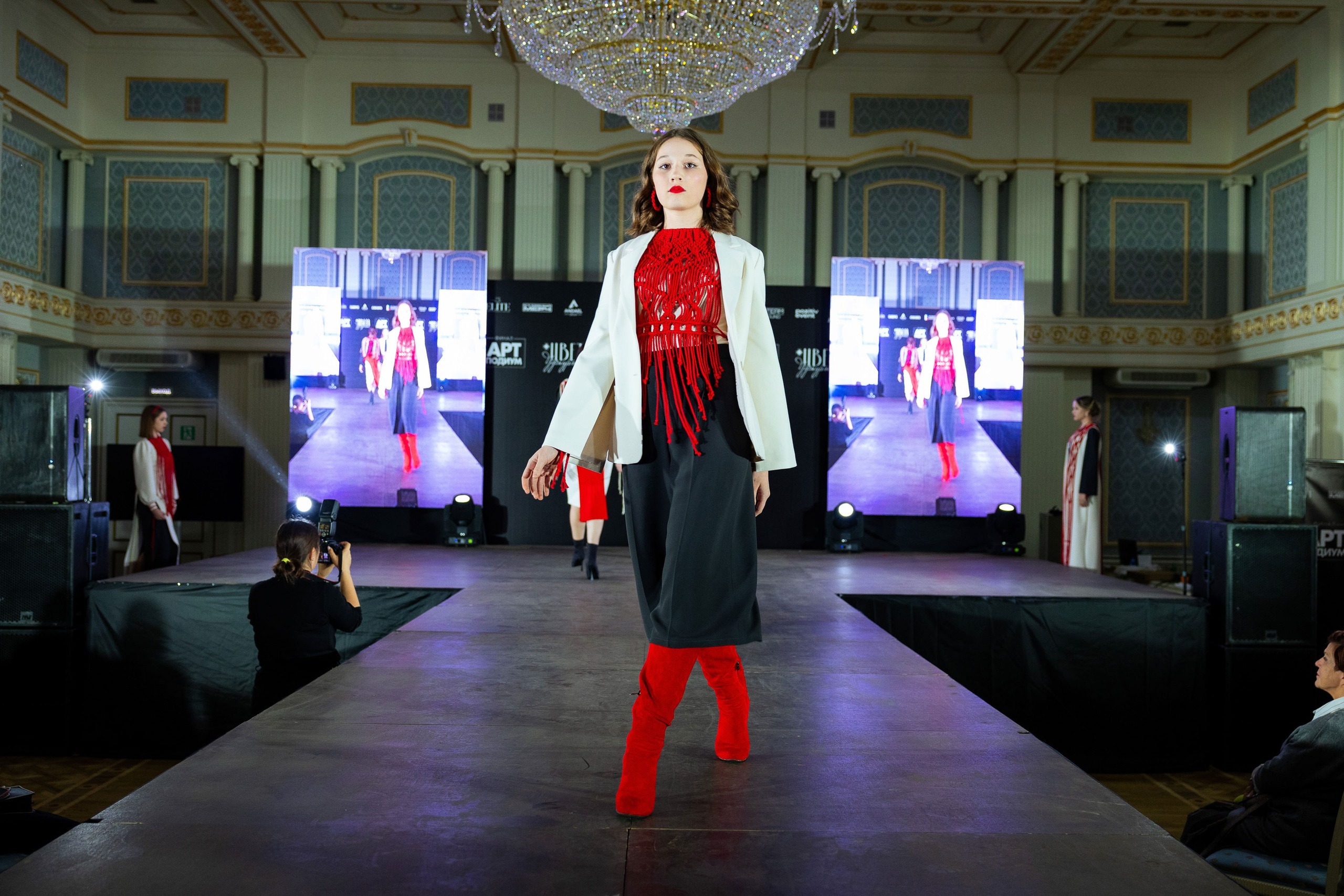 Арт-подиум «Цвета Удмуртии». Показ мод [25/10/24]. Фотограф Виноградов Константин