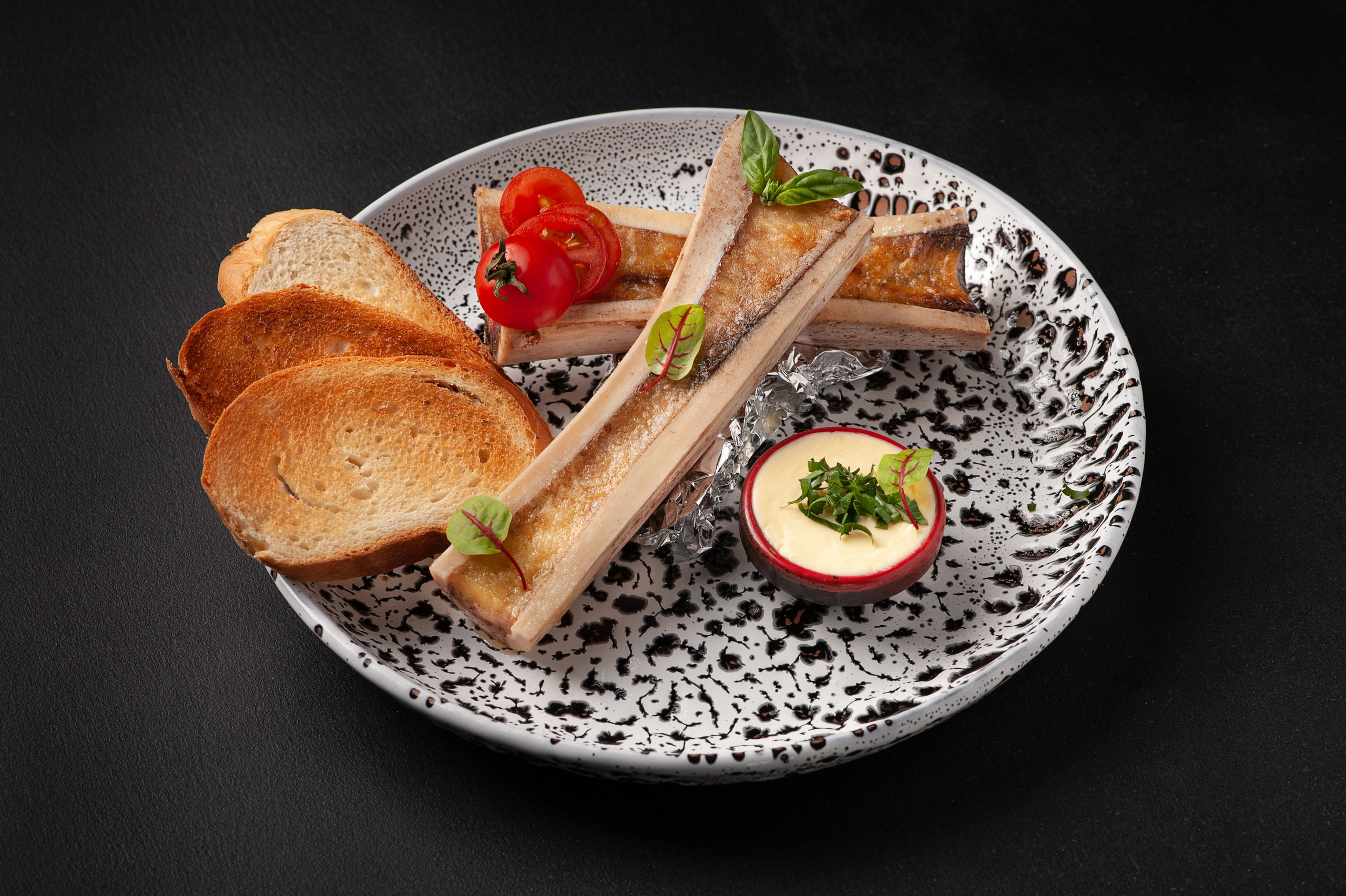 Фуд-фотограф в Самаре — съёмка блюд и напитков для меню ресторанов Профессиональная фуд-съёмка в Самаре — фотограф еды для кафе и гастробаров Съёмка еды для меню и соцсетей — food photographer Samara Фотограф еды в Самаре — предметная съёмка блюд для ресторанов и брендов Фуд-фотосессия в студии Самары — стильная съёмка блюд