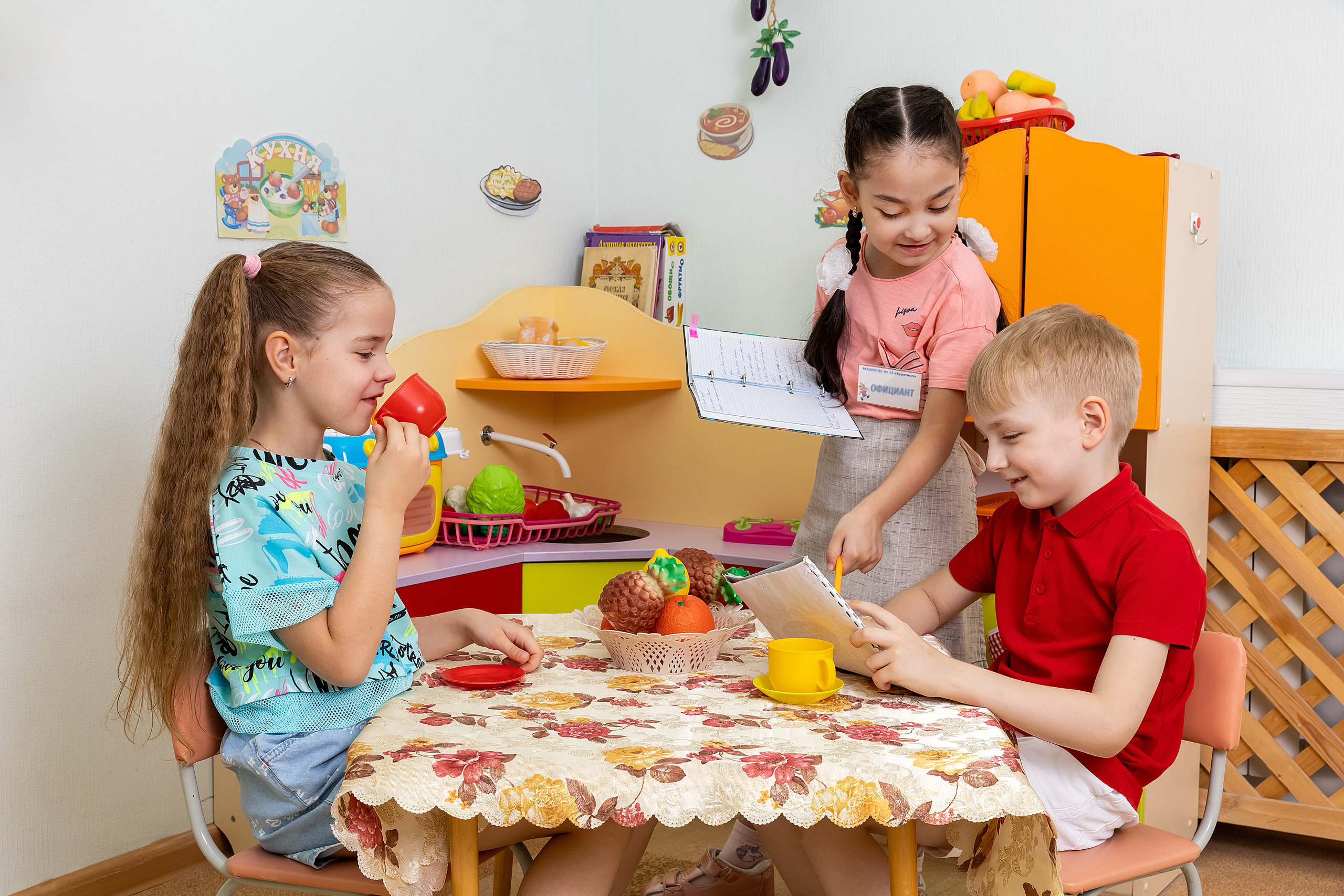 Примеры фото ДЕТСКИЙ САД. Фотограф Радужный ХМАО, Школьный фотограф, семейный фотограф, выпускной альбом