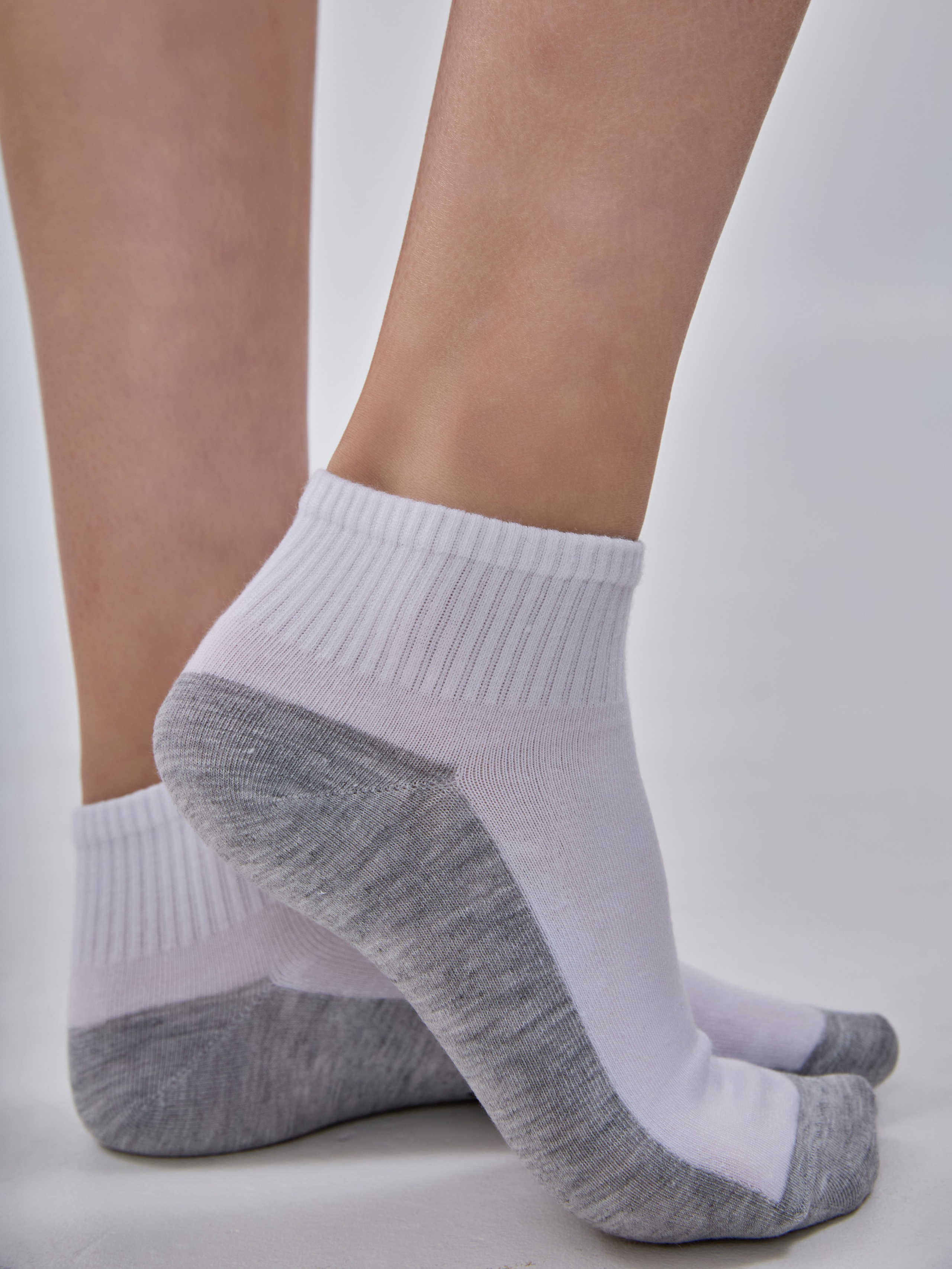 Носки. Фотограф