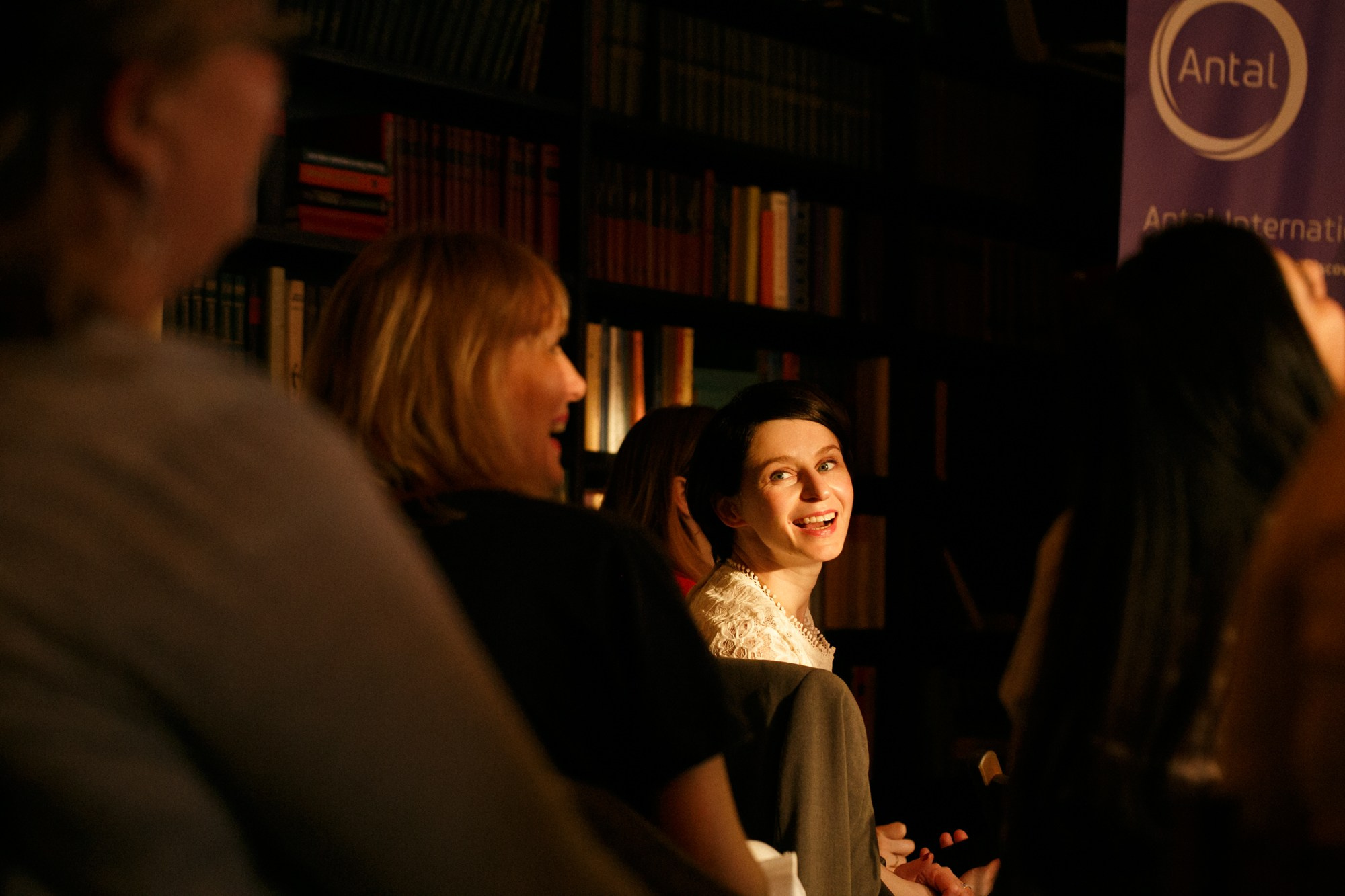 «КНИГИ И КОФЕ». Рабочая сторона — бизнес портрет и репортаж в Санкт-Петербурге