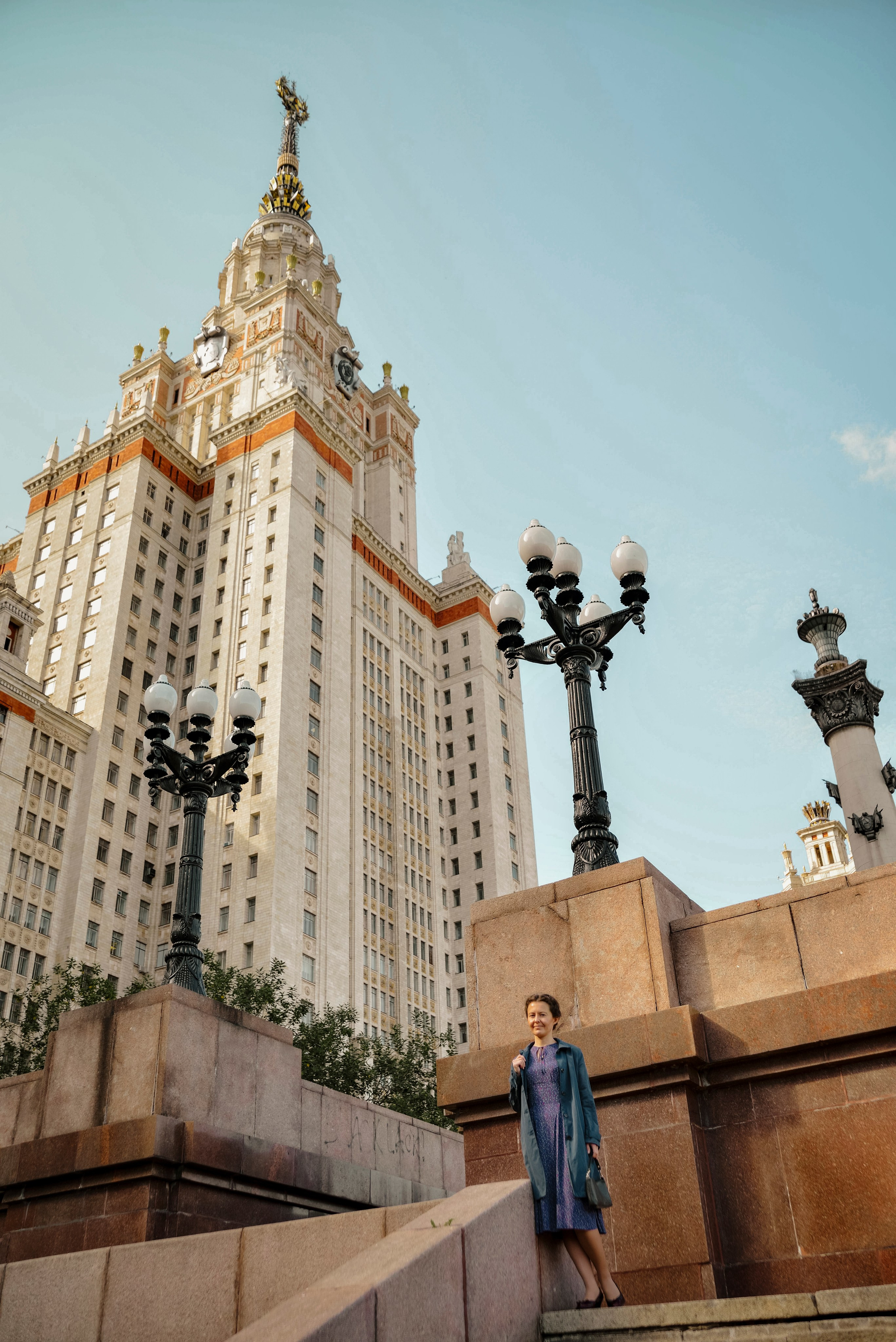 Ретро прогулка на Воробьевых горах. Фотограф Москва: тематическая фотосессия с подбором образа