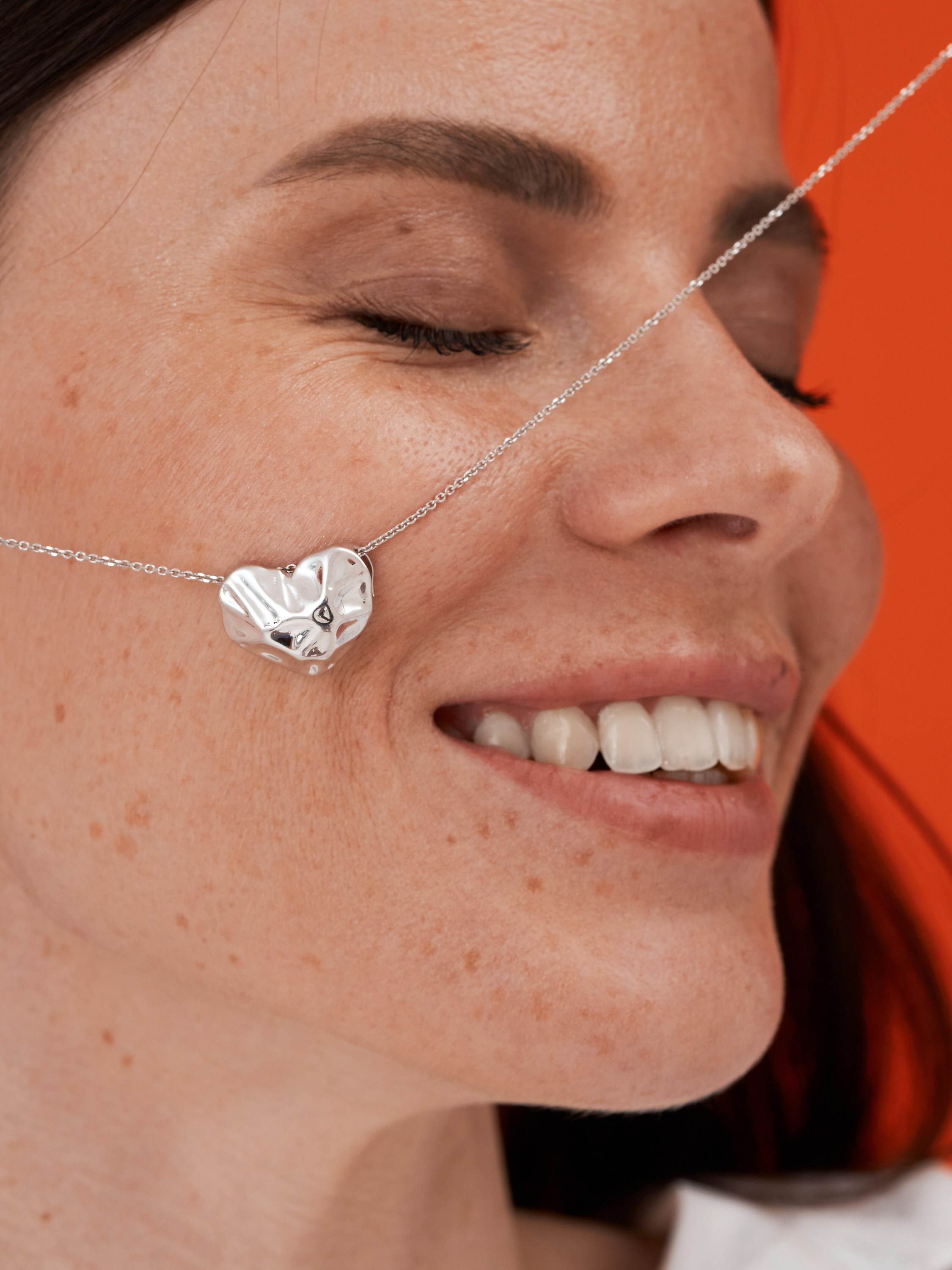 Фотосъемка ювелирных украшений Екатеринбург бижутерия Wildberries ВБ Ozon Озон предметная съемка Екб заказать цена фотосъемка товара WB. Фотограф Екатеринбург Анастасия Жерновская | Маркетплейсы и нейрофото