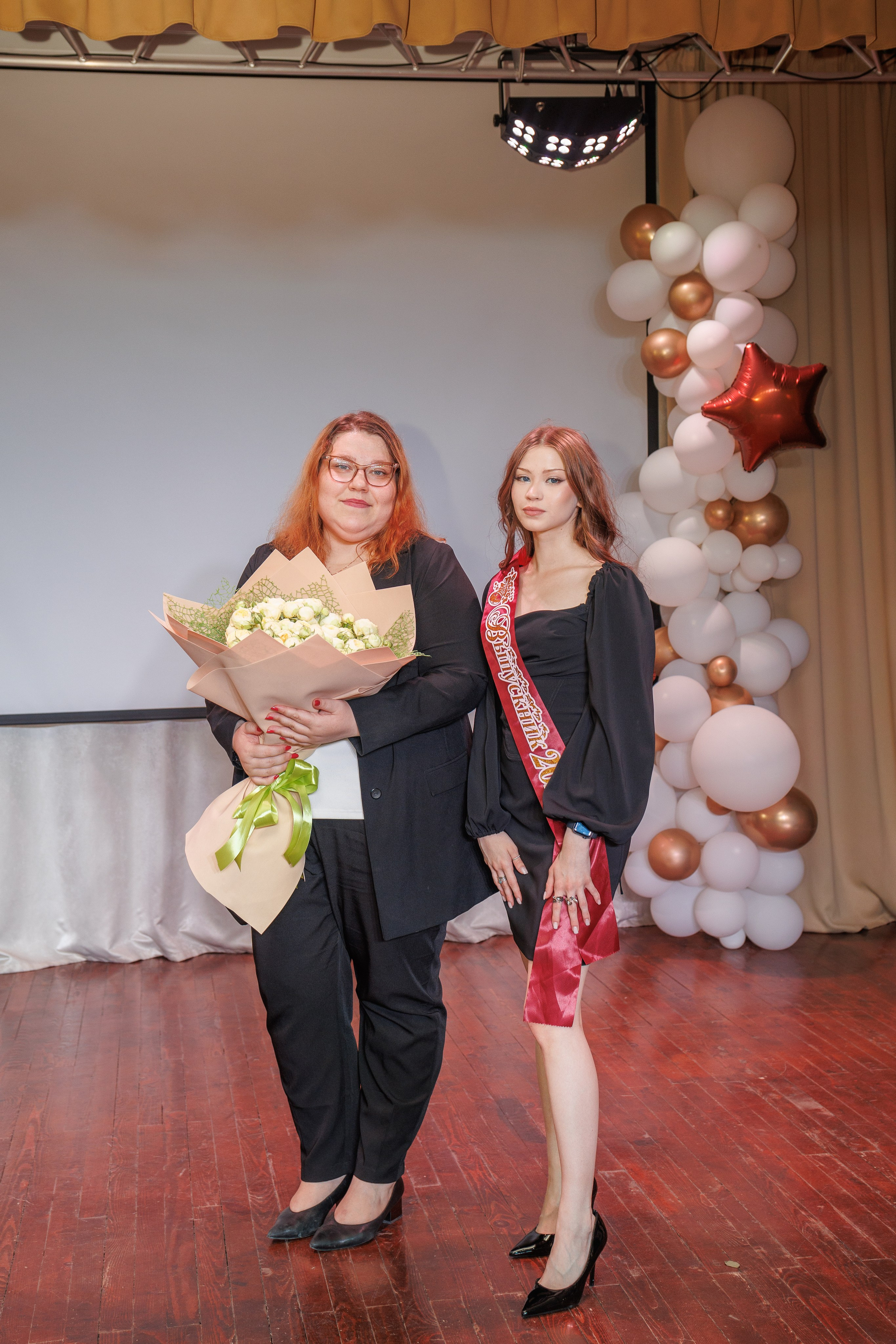 Вручение аттестатов. Свадебный и семейный фотограф в Новосибирске Ирина Дорошкова