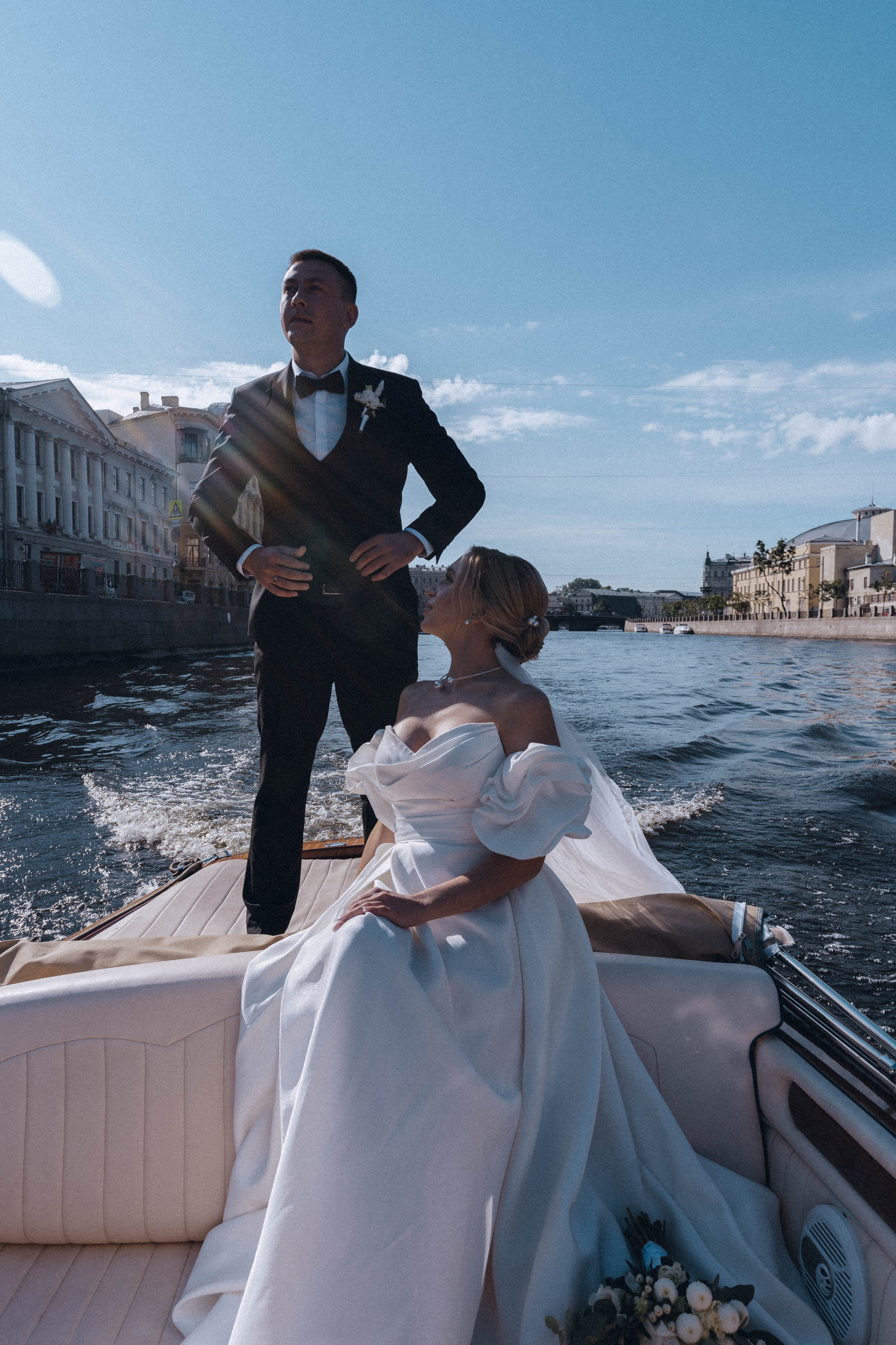 СВАДЕНБНАЯ СЬЕМКА НА КАТЕРЕ ПО КАНАЛАМ САНКТ-ПЕТЕРБУРГА И В АКВАТОРИИ НЕВЫ. Профессиональный фотограф, Санкт-Петербург — Виктория Богомолова