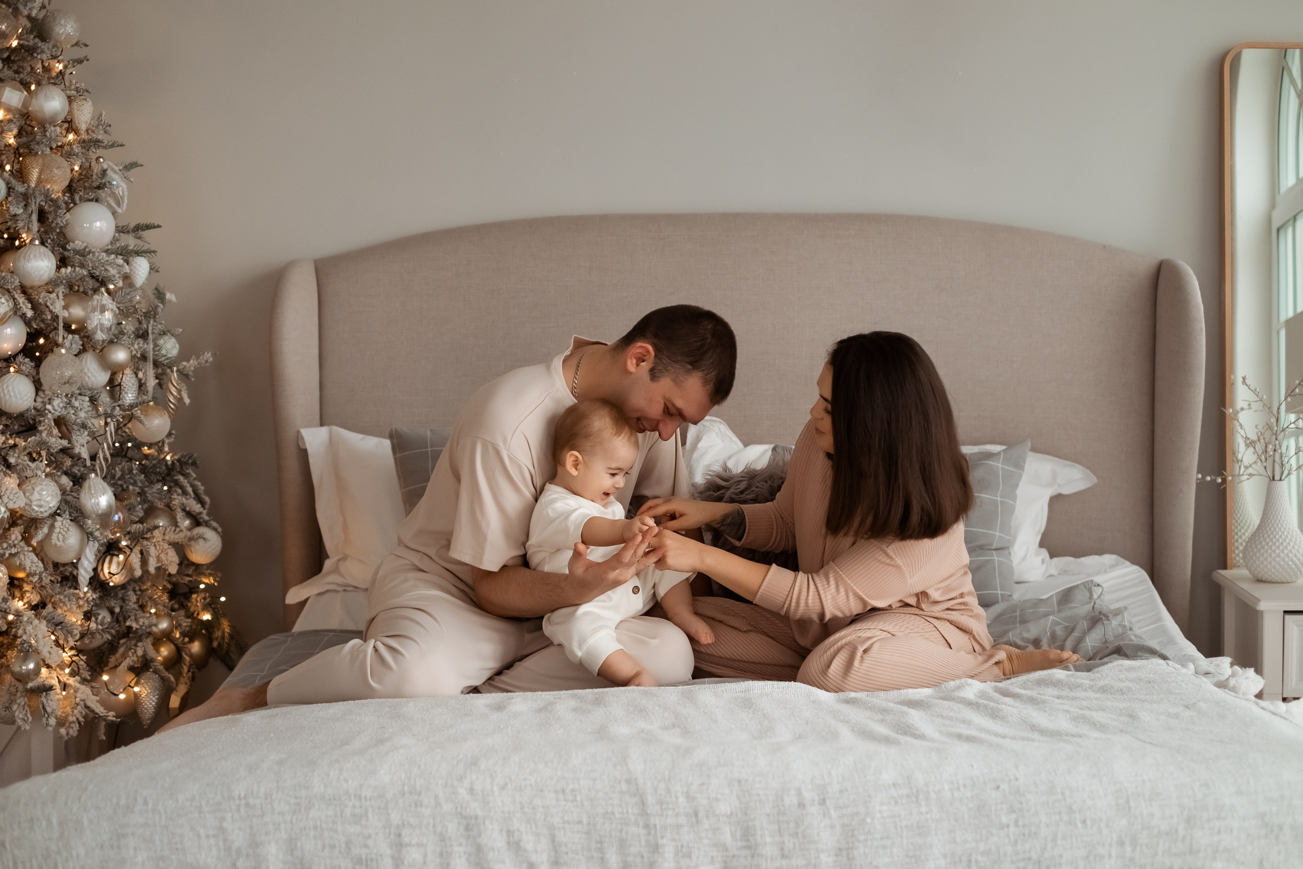 Семейная новогодняя фотосессия. Семейный и детский фотограф в Мелитополе /Наталья Зацеркляная