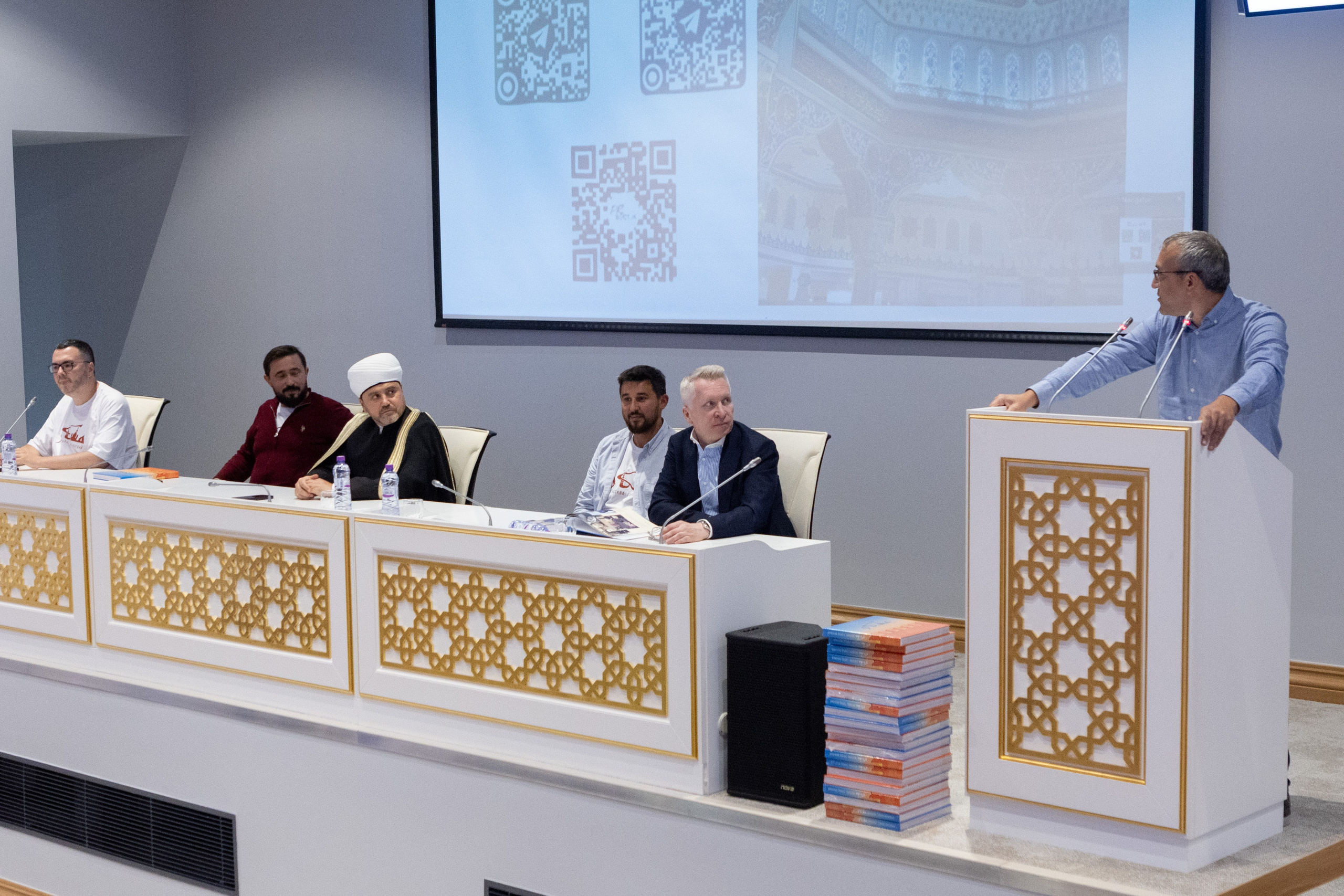 Репортаж с презентации книги — «Москва: город вязевый». Рекламный, предметный, репортажный, семейный фотограф и художник в Москве