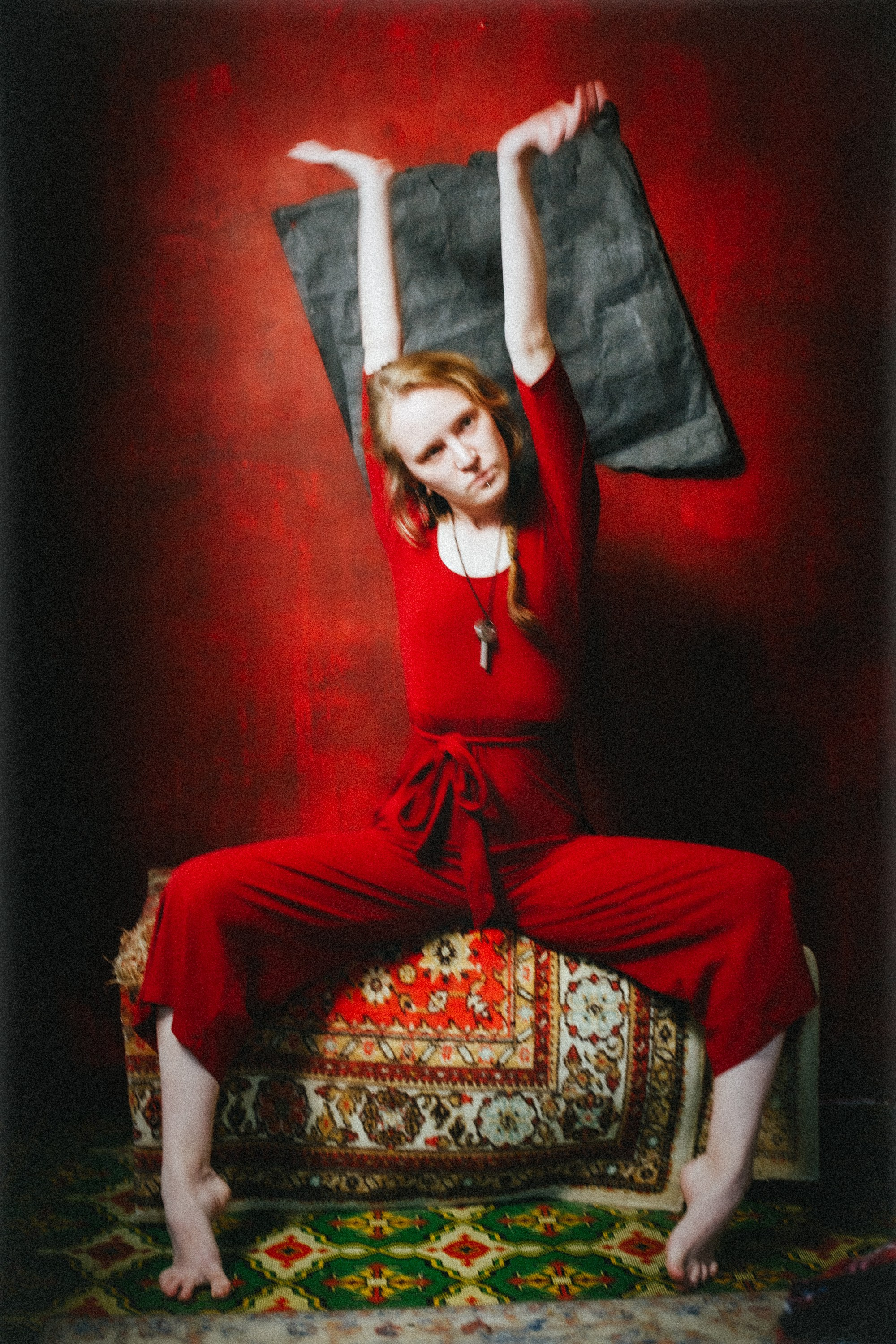 Вика. Домашняя студия. RawCat. Портретная фотография Екатеринбург