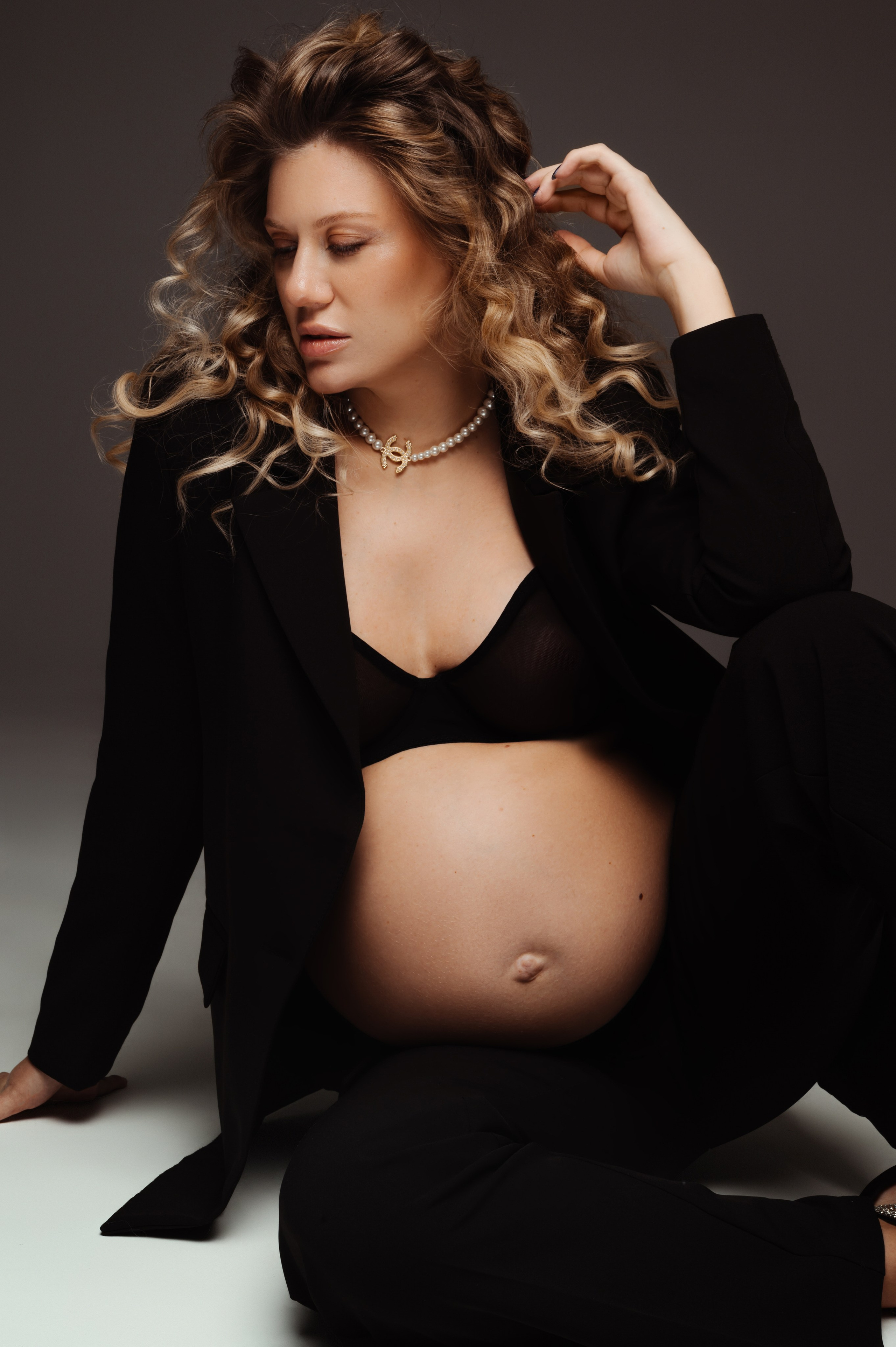 Профессиональный семейный и беременный фотограф в Санкт-Петербурге — Маргарита Иванова. Индивидуальные фотосессии под ключ: от образа до гот. Профессиональный фотограф беременности в СПБ. Стильные фотосессии беременности в стиле минимализм и классическая фотография