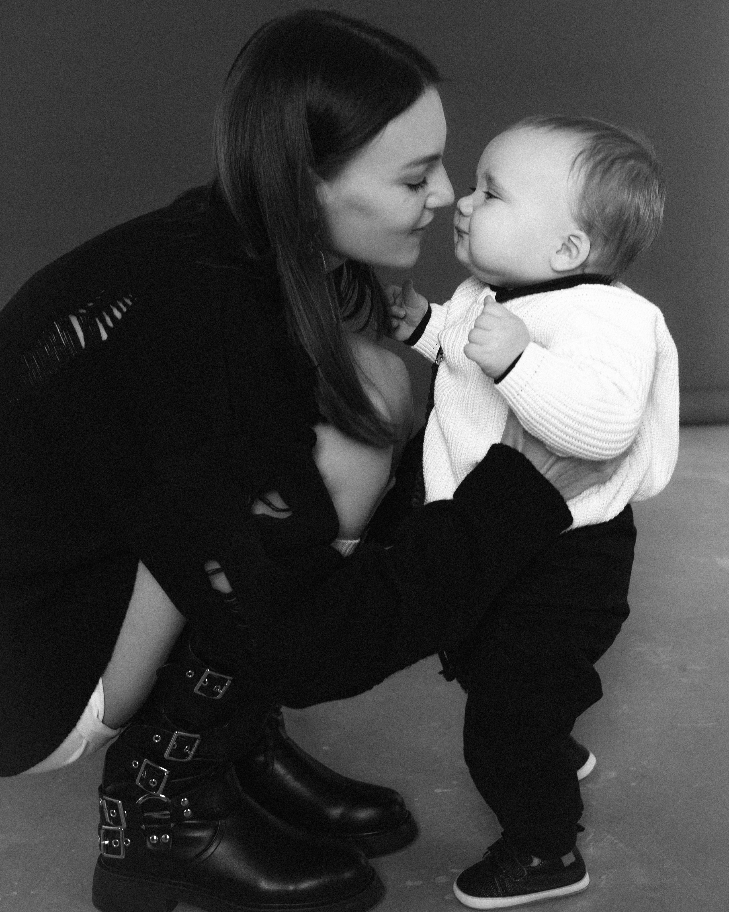 Кристина и сыновья. Фотограф в Москве и Сургуте Алла Лесовая. Снимаю каталог для брендов и индивидуальные портреты для людей