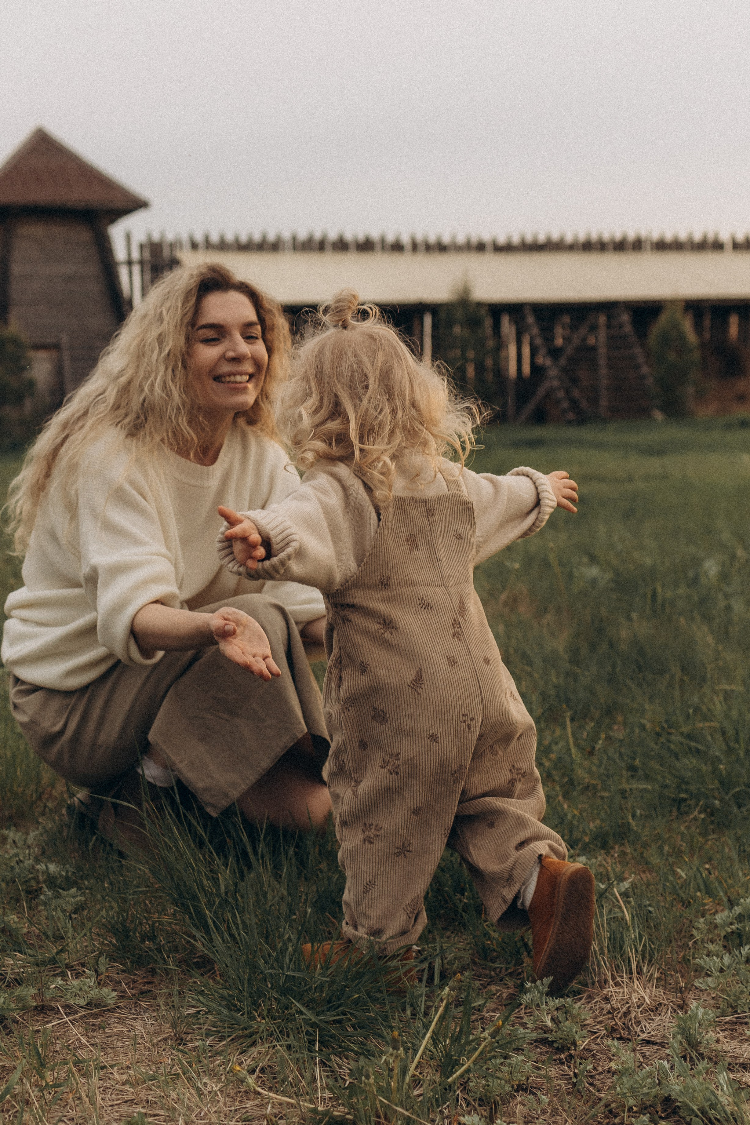 Семейная в поле. Эльвира Галимьянова — семейный фотограф Екатеринбурга