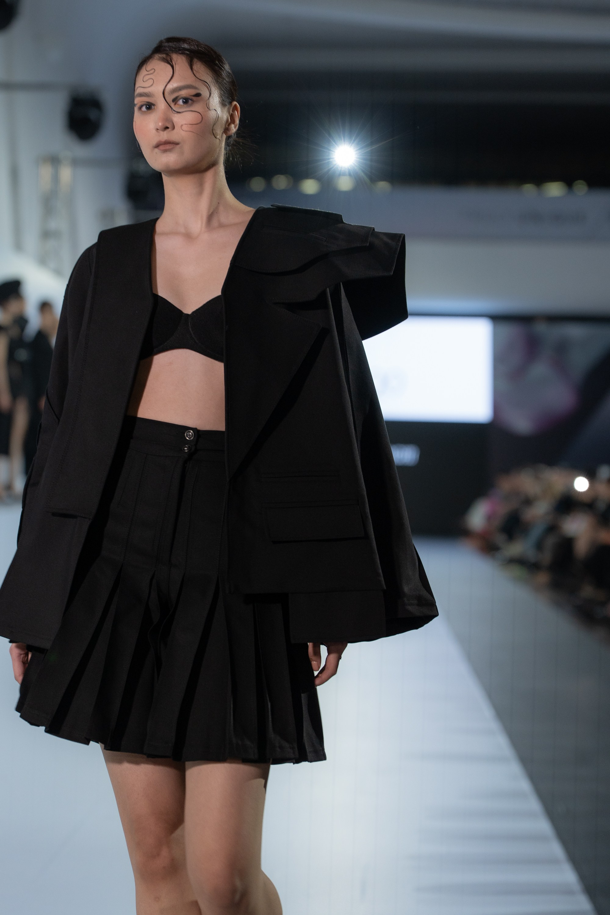 Uniqo by katayoun Eshagi. Сайт Алматинского НЮ АРТ, будуар и фэшн фотографа Дениса Карпенко