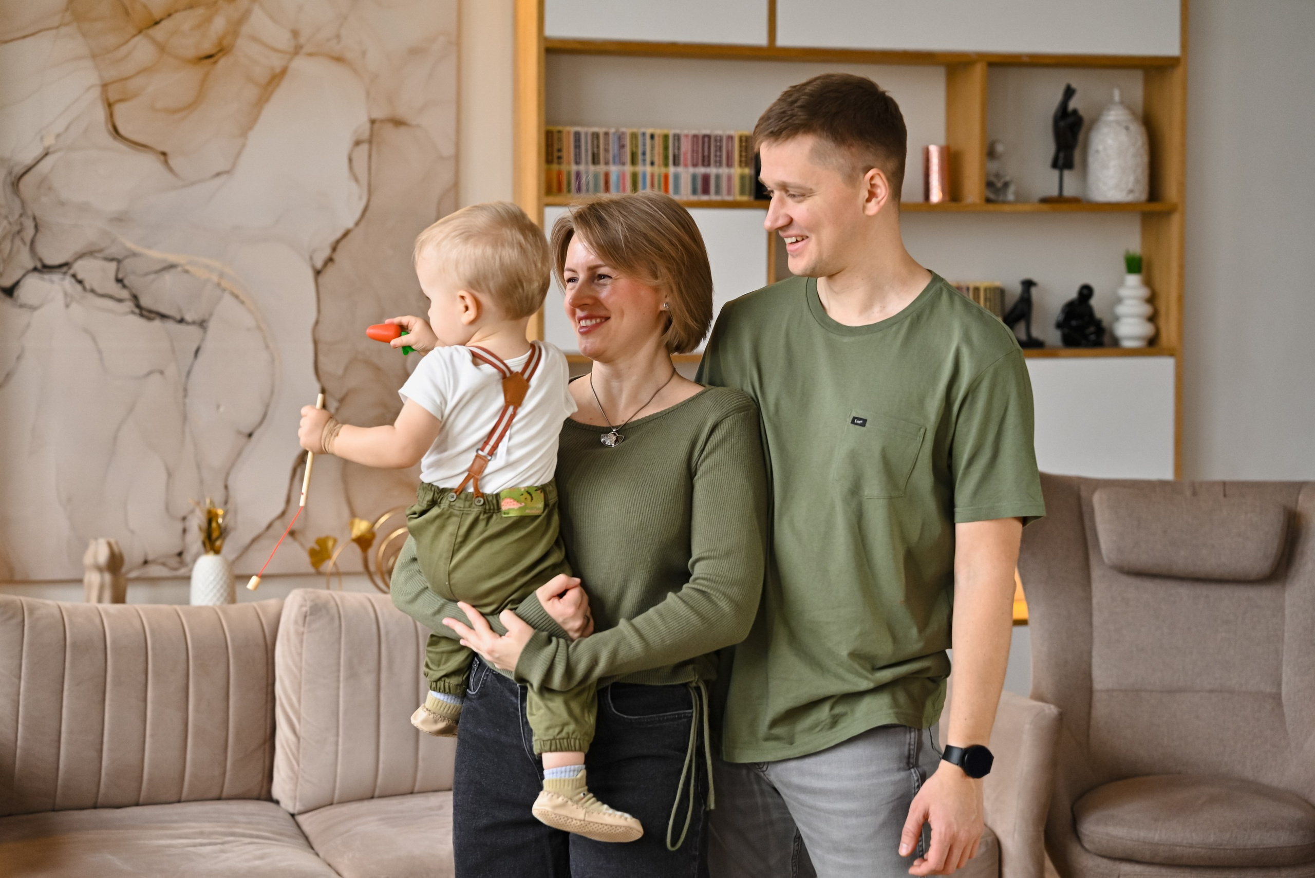 Ангелина и её большая семья. Компания и фотошкола по созданию контента в Москве