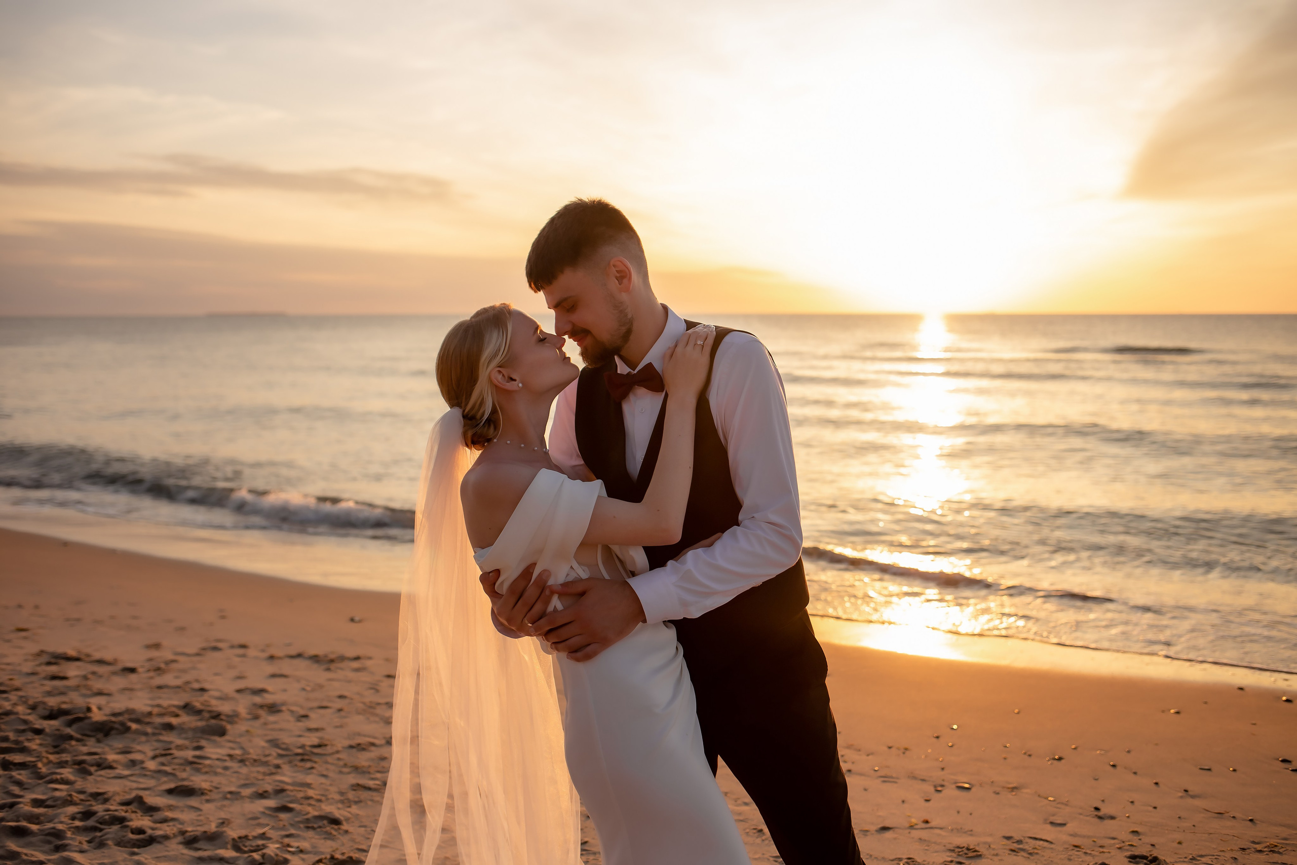 Александра и Влад. На закате. Фотограф в Калининграде Решетникова Алина