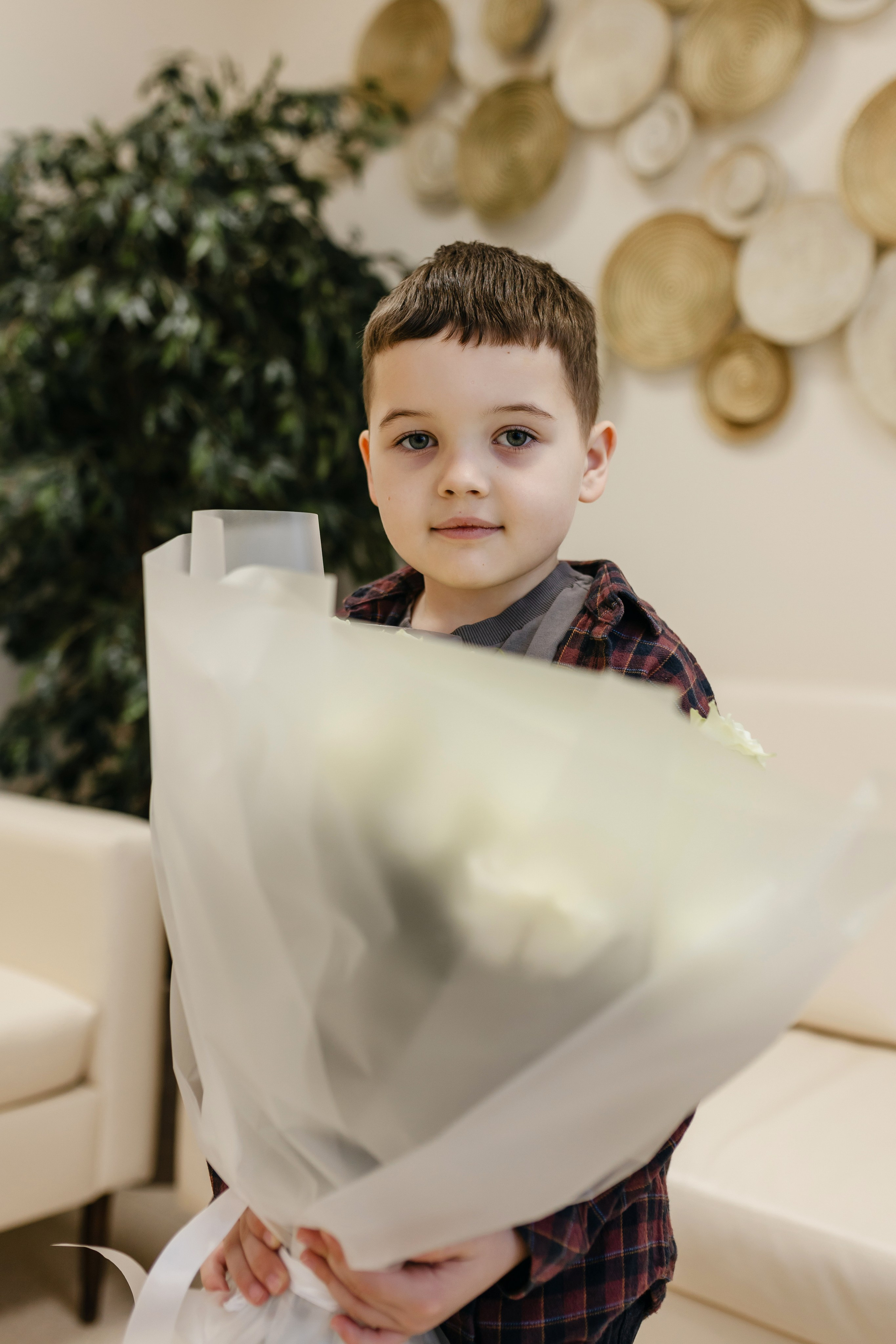 Фотограф на выписку из роддома в Краснодаре, выписка из Екатерининского роддома, фотограф Яна Морева. Семейный фотограф в Краснодаре Яна Морева