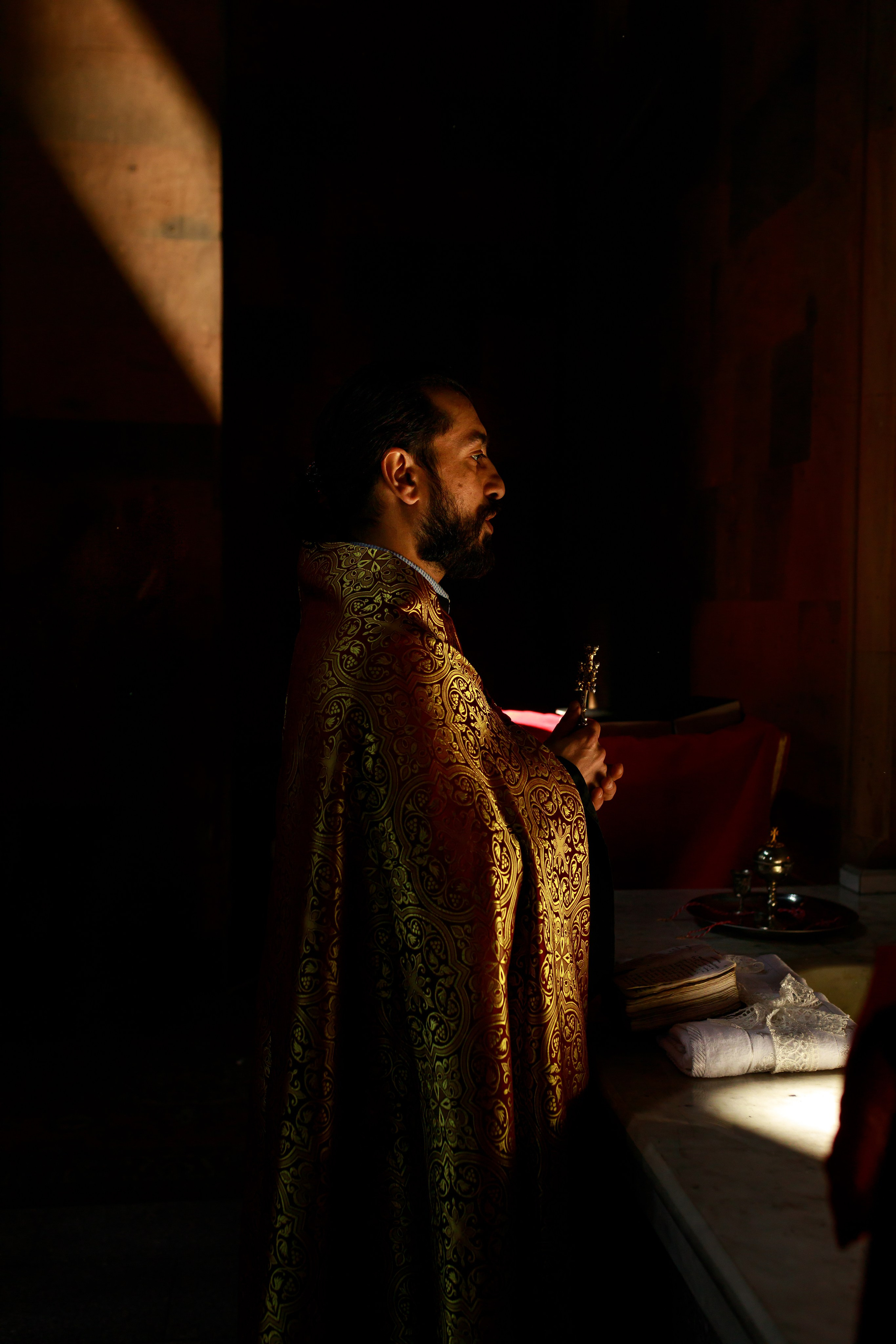 Таинство Крещения в Армянской церкви. Фотограф Тверь. Свадебные, семейные, индивидуальные фотосессии