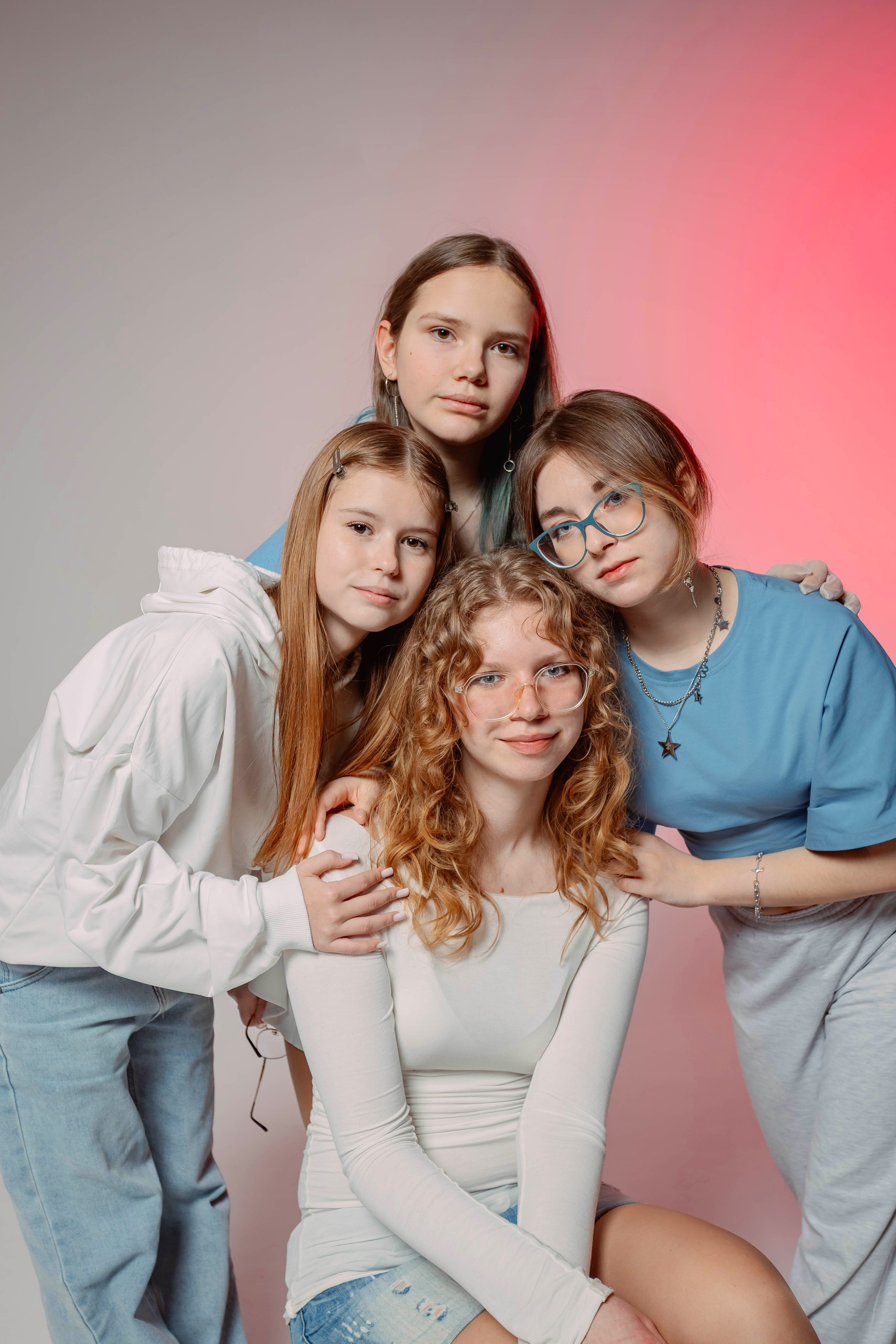 Позирование группы. Выпускные альбомы для детского сада и школы