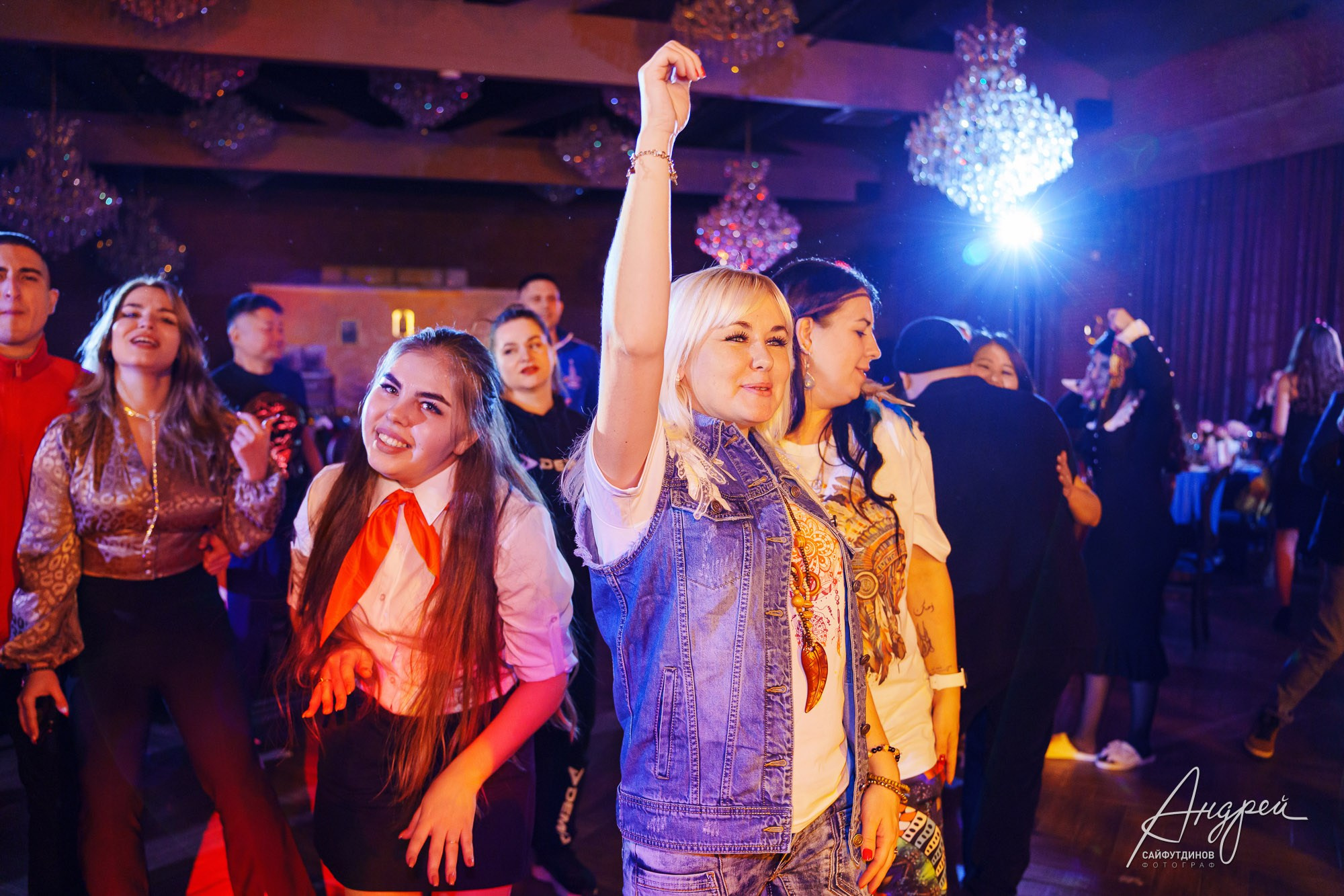 Корпоратив компании «Суши Даром». Тема праздника «Коммунальная квартира». Свадебный и семейный фотограф в Ростове-на-Дону. Андрей Сайфутдинов