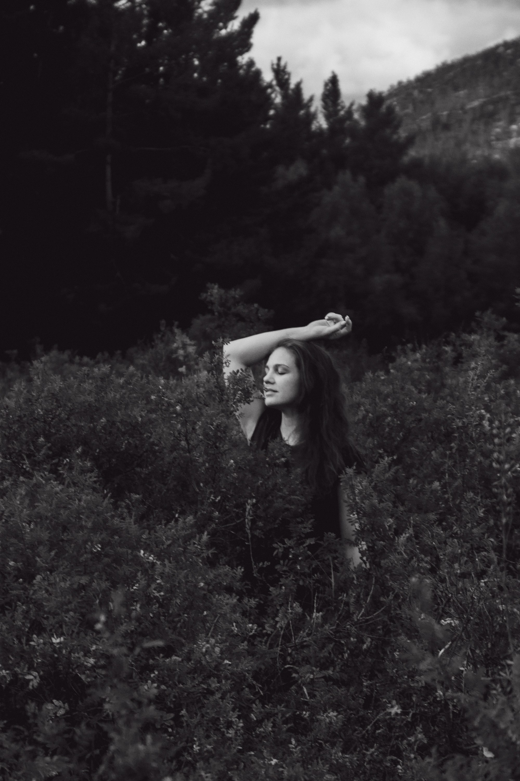 Саша во мхах / Каркаралинск. Фотограф Наталья Гончарова. Снимаю живые портреты в Алматы