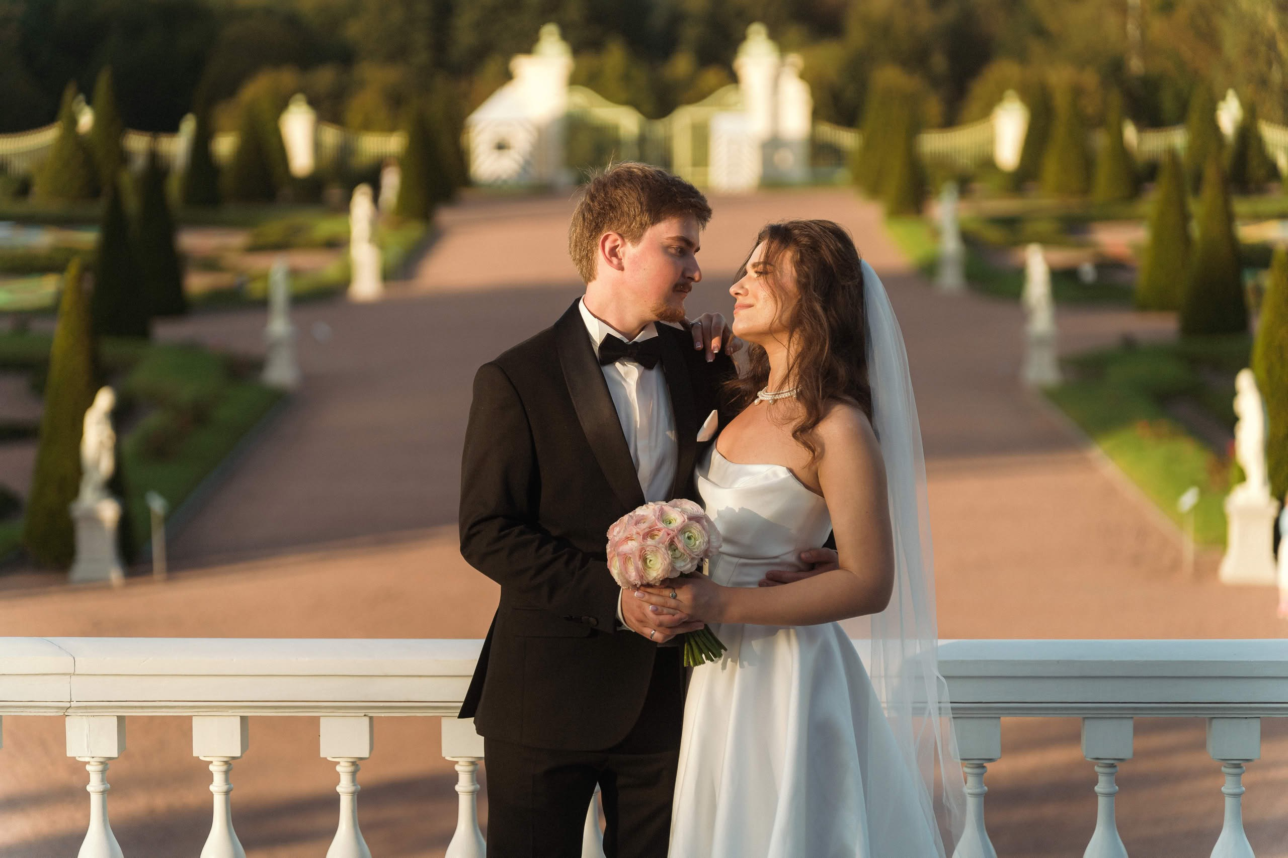Свадебная прогулка в Ораниенбауме — Саша и Кристина. Свадебный фотограф Дмитрий Родионов — Санкт-Петербург и Ленинградская область