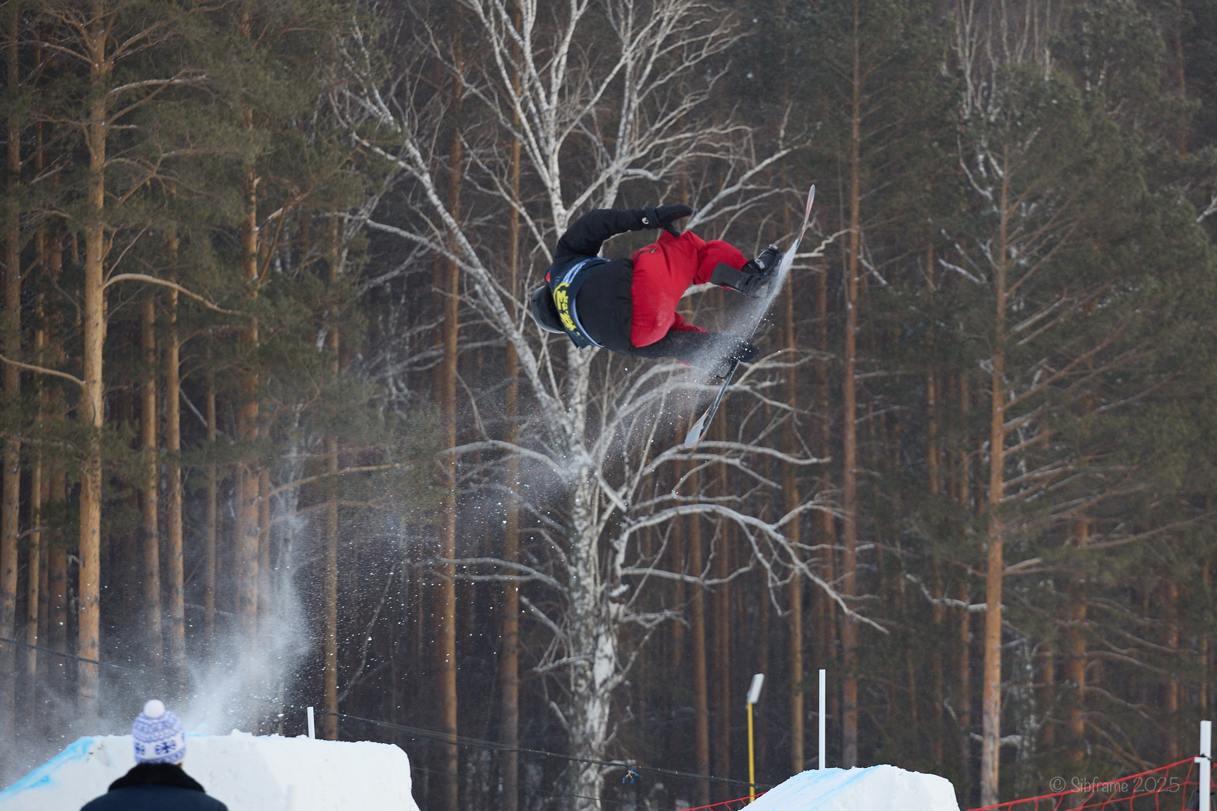 Всероссийские соревнованиях по сноуборду в дисциплине Биг-эйр в Томске. Коммерческий фотограф для бизнеса в Томске Дмитрий Ельчанинов