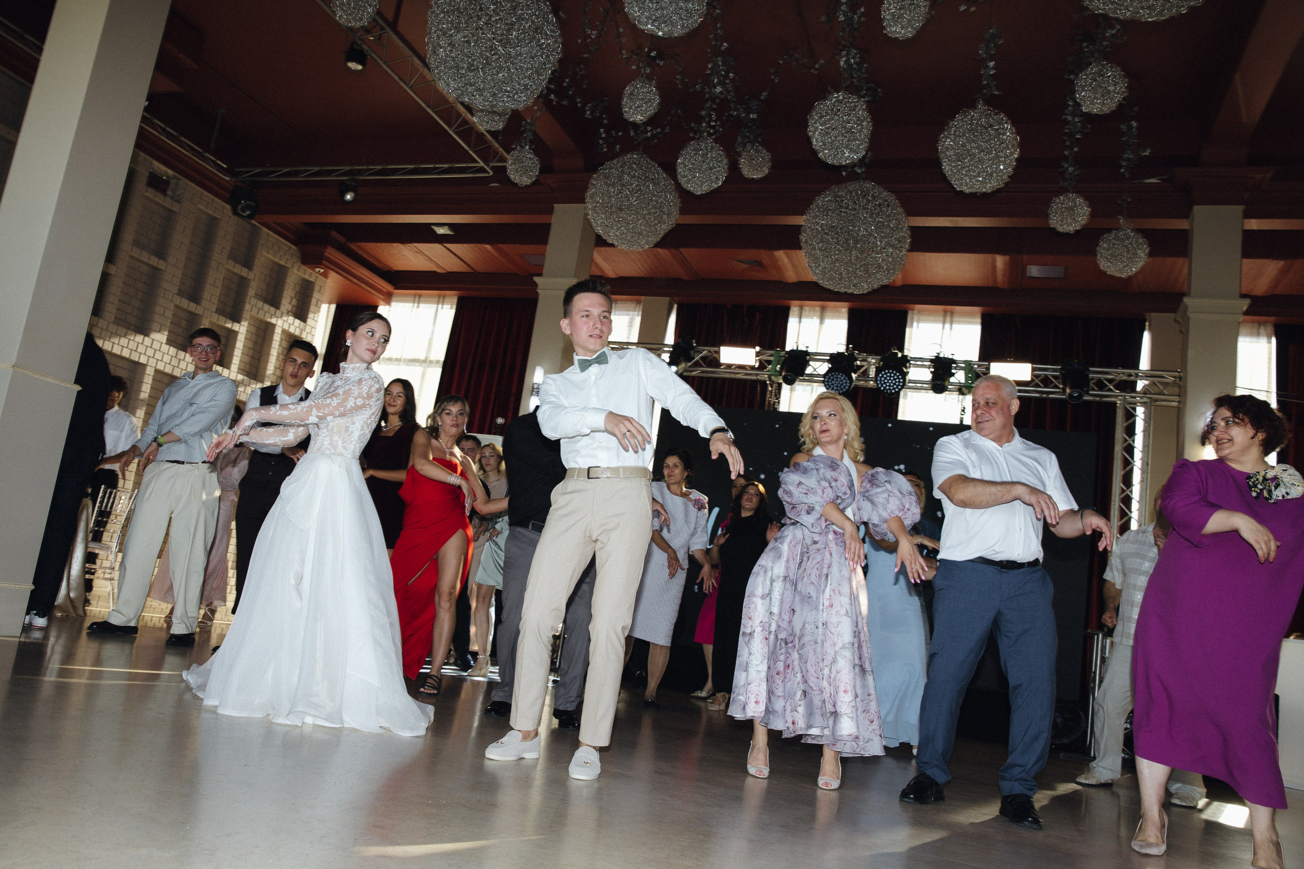 Банкет (Ксения & Никита). Свадебные фотографы в г. Сургут Маркова Наталья и Замахина Елена