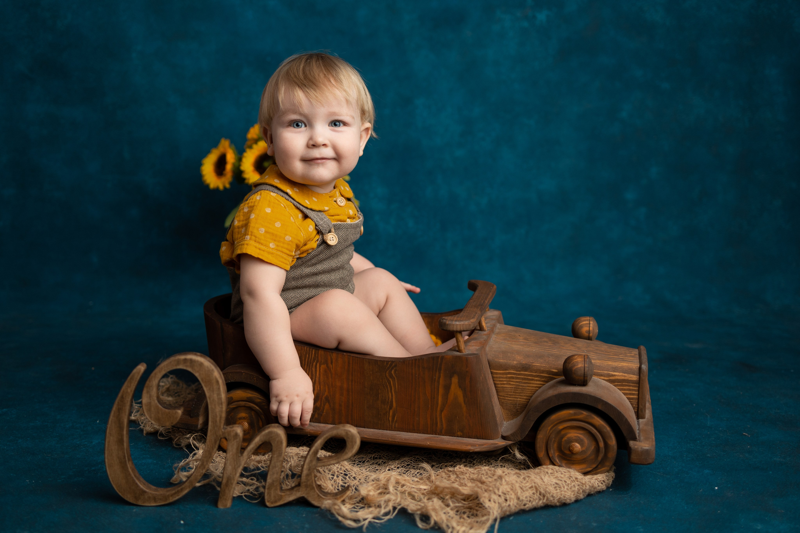 От 9 месяцев  - Фотограф новорожденных: магия детства в каждом снимке. Фотограф новорожденных: волшебные моменты первых дней жизни