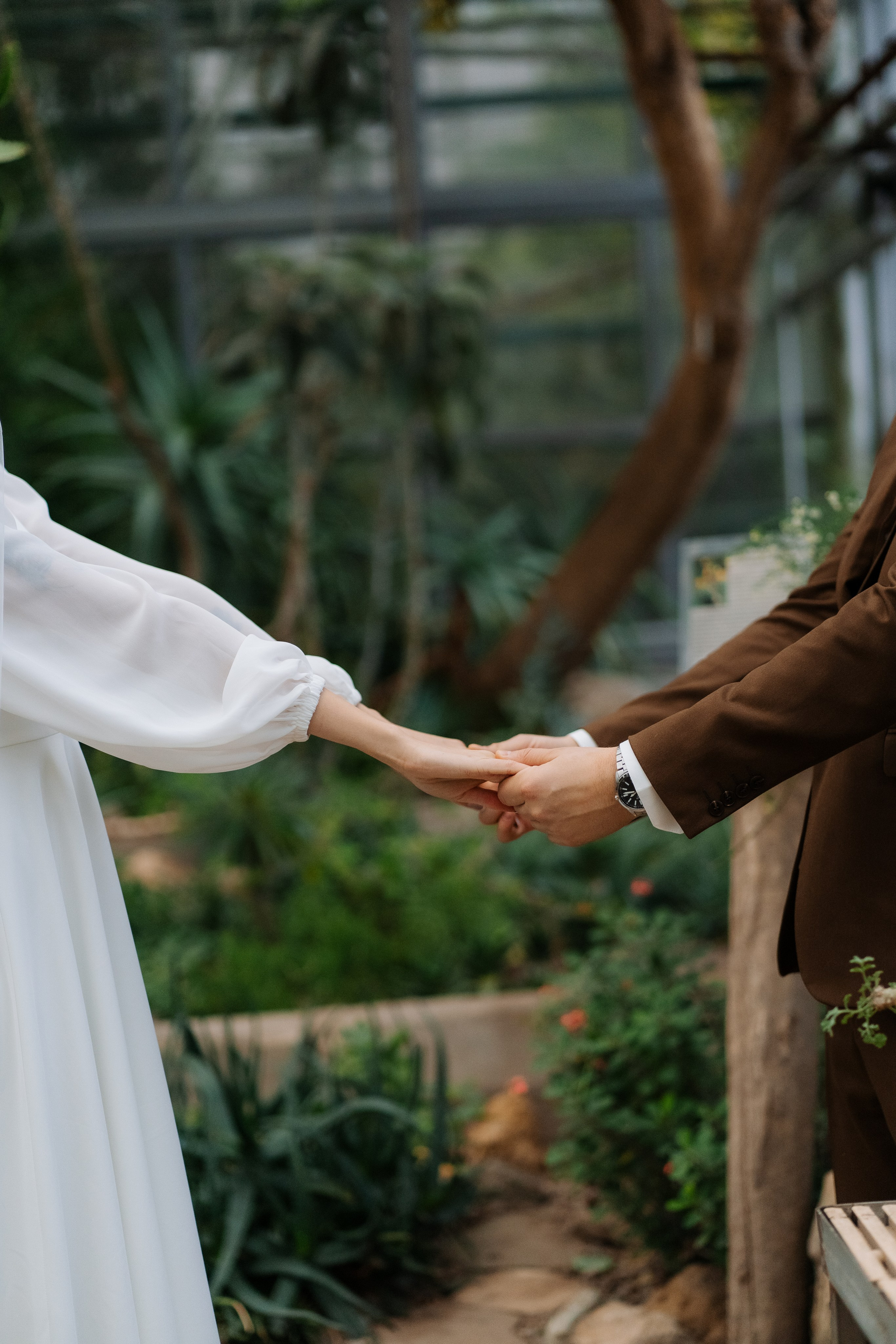 Свадебная фотосессия в оранжерее, Москва. Свадебный фотограф в Москве Анна Полушина