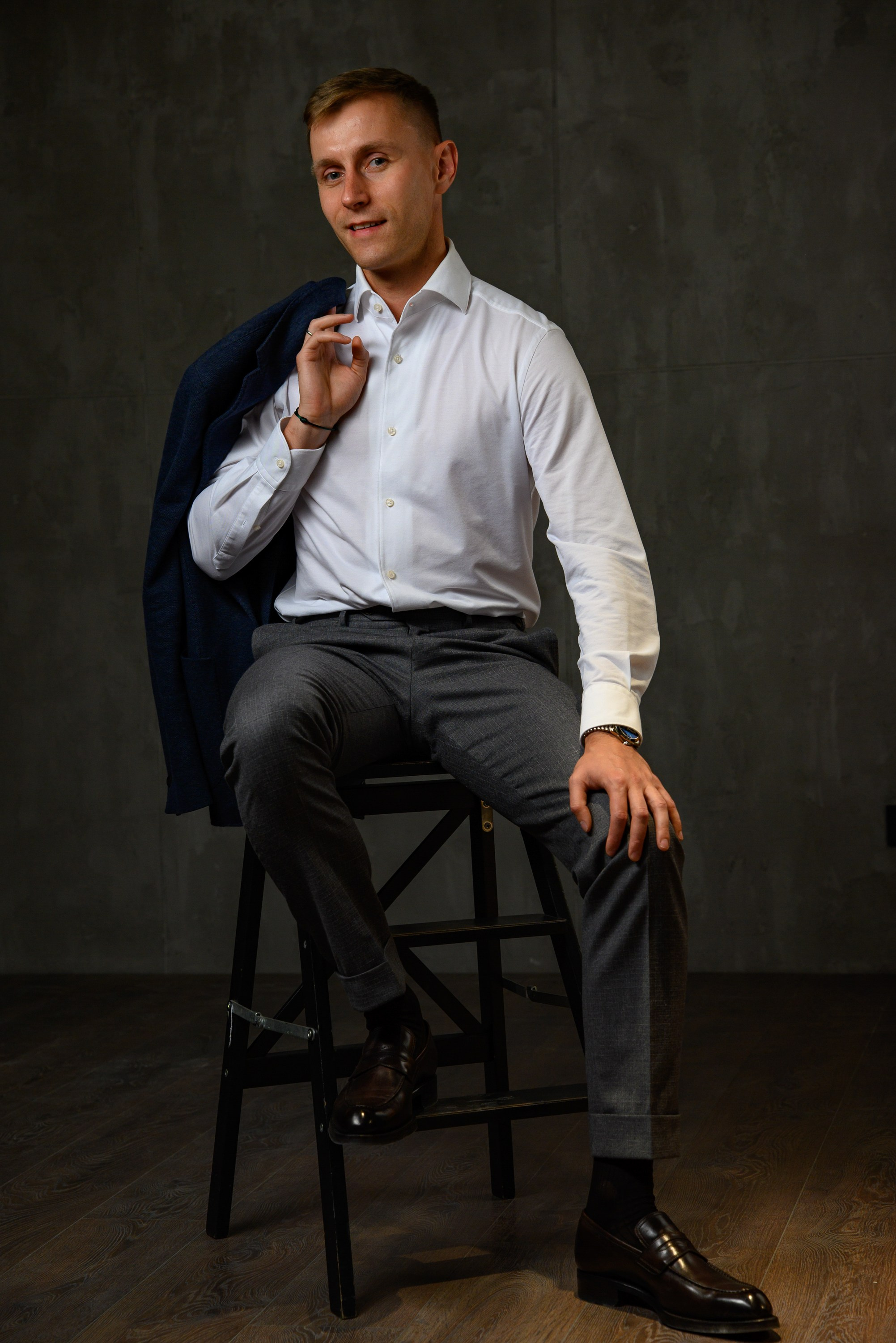 Деловая групповая фотосессия. Компания и фотошкола по созданию контента в Москве