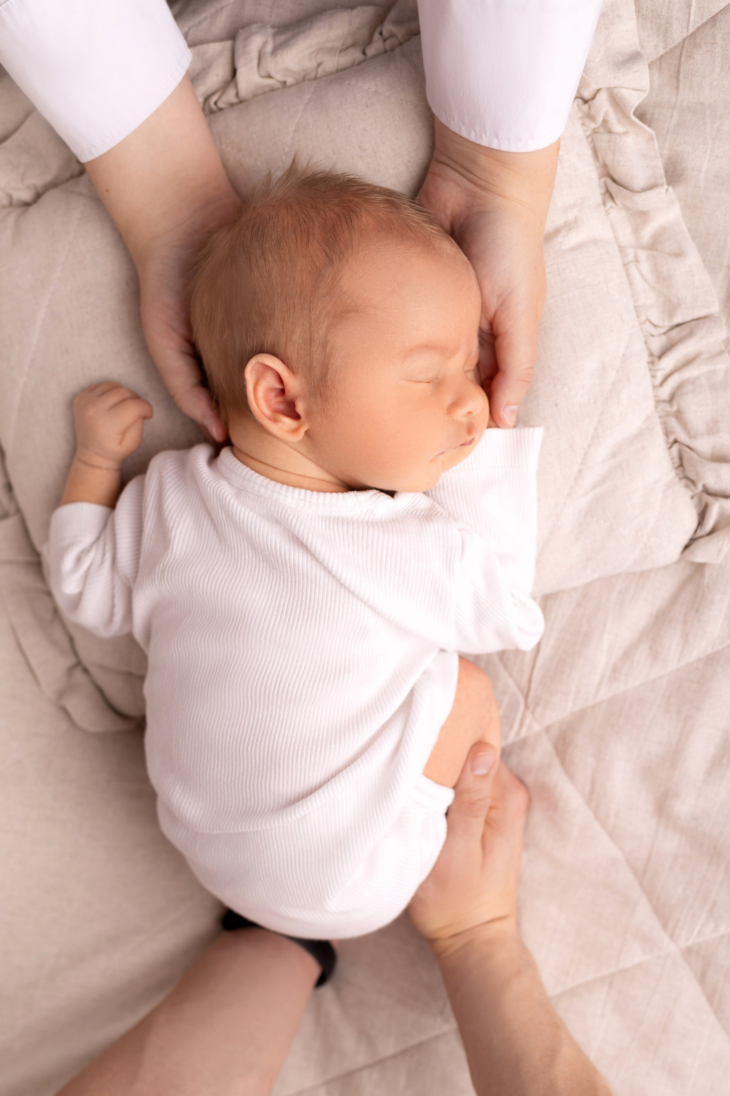 Newborn съемка в стиле Лайф. Фотограф новорожденных малышей в Омске и Омской области Эльвира Камаева