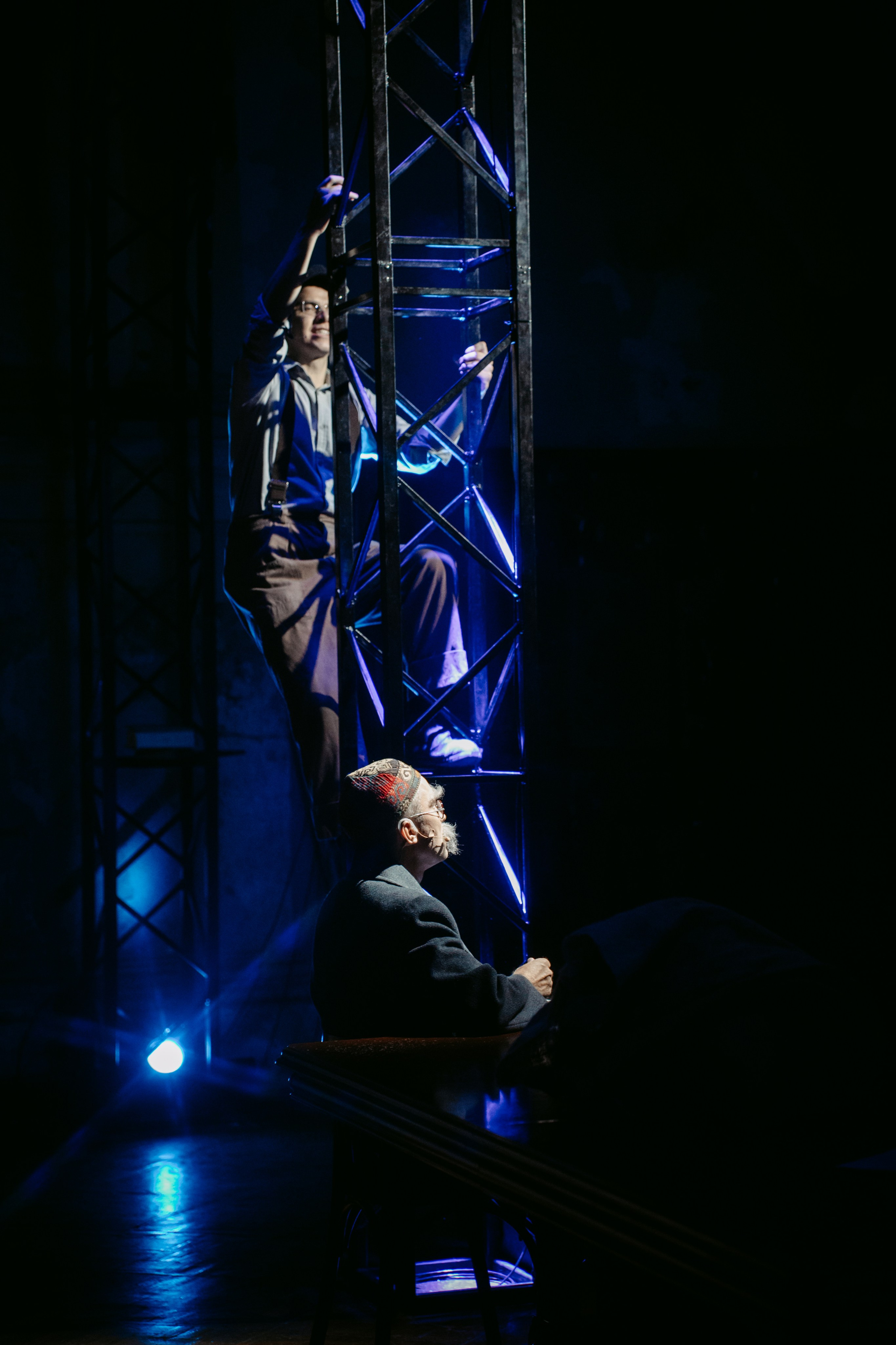 Горький оптимизм. Главная