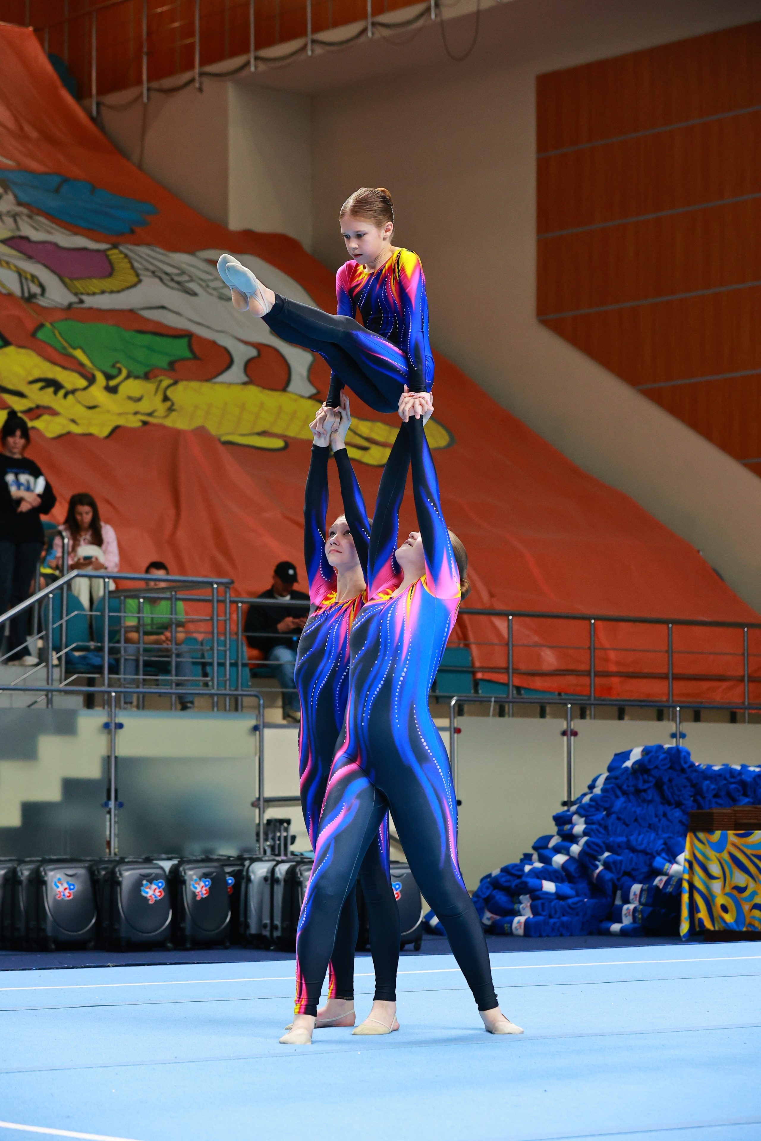 Спортивно акробатический танец. Студия акробатики и развивающей гимнастики «Acrostars»