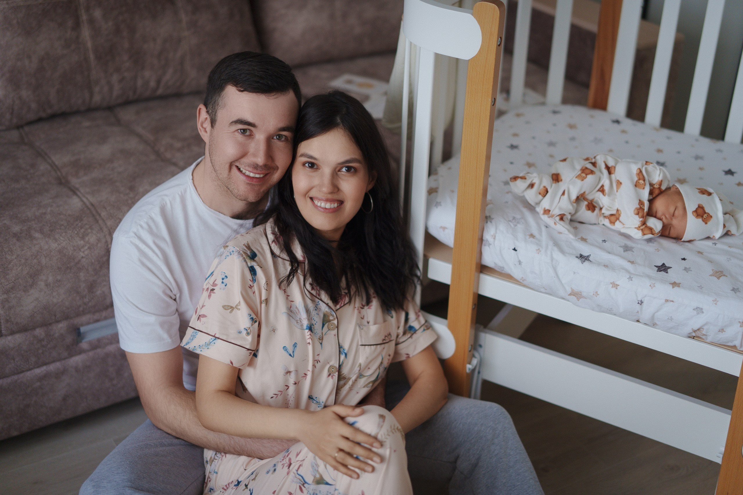 Домашняя фотосессия новорождённого — минималистично, современно, с душой