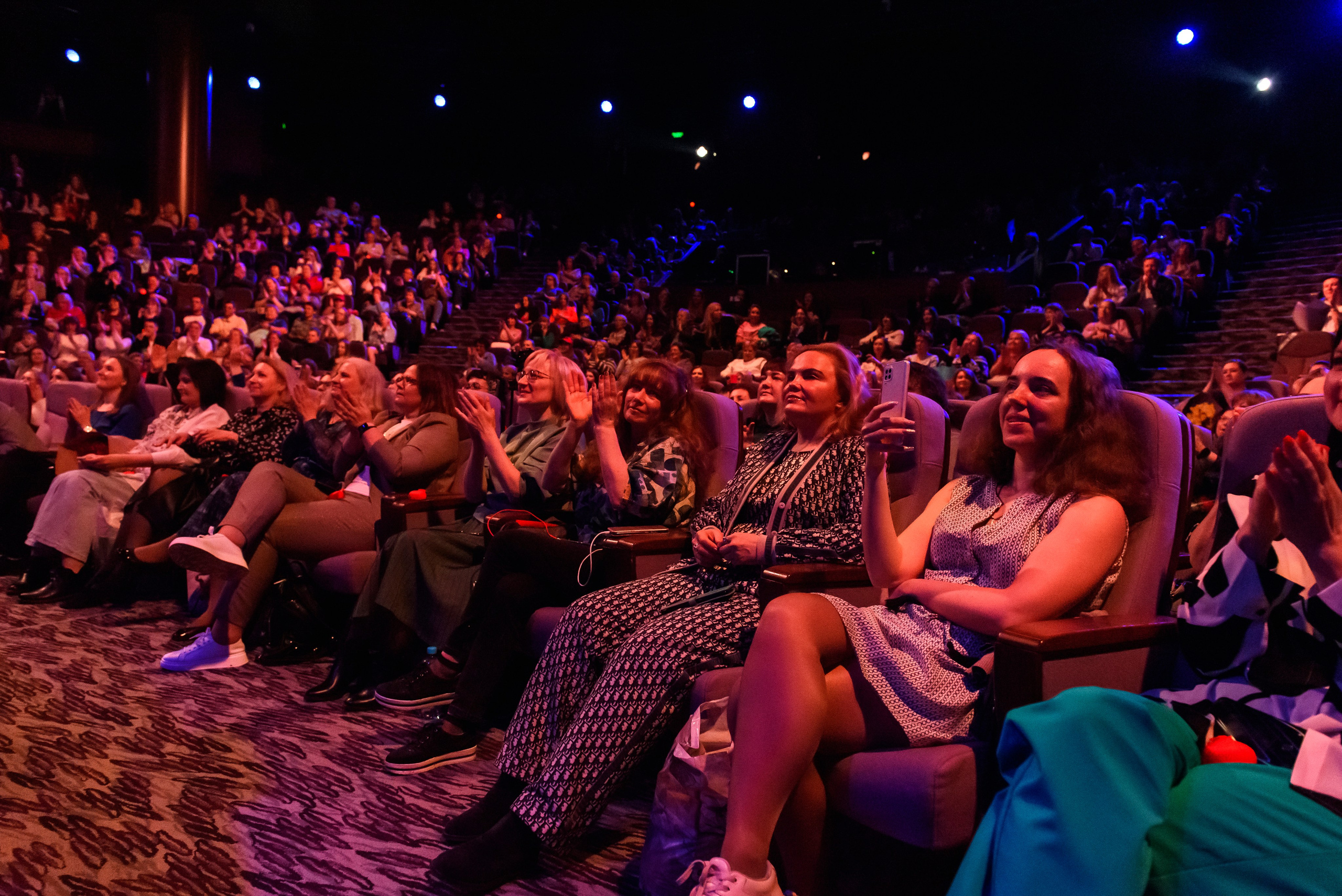 Кирилл Туриченко — Вегас Сити Холл. Бренд-фотограф для экспертов и блогеров в Москве Влада Горбовская
